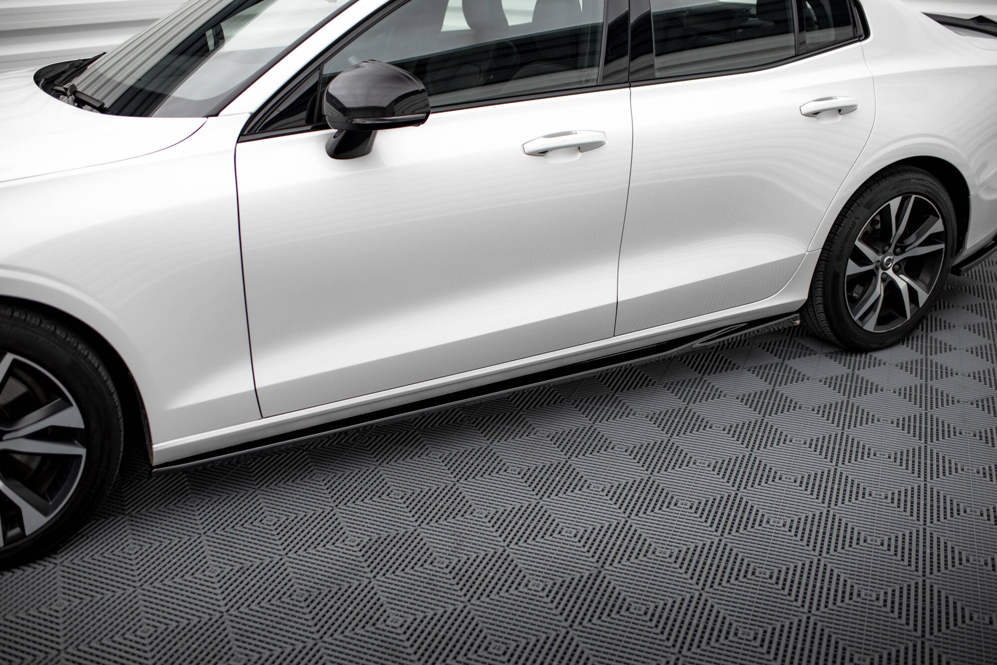 Street+ Seitenschweller Leisten V.1 passend für Volvo S60/V60 R-Design Mk3 schwarz Hochglanz