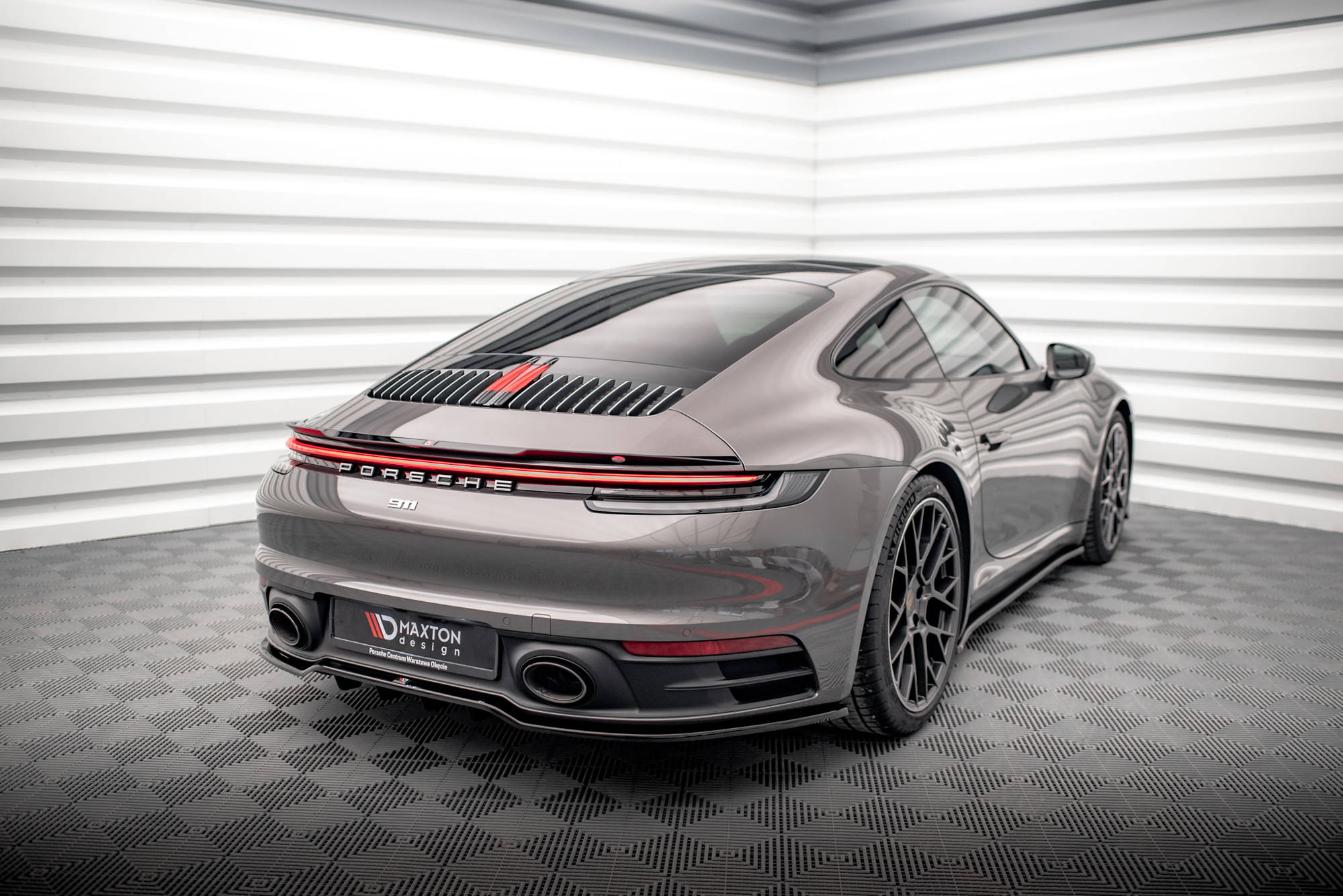 Heck Spoiler Aufsatz Abrisskante passend für Porsche 911 Carrera 4S 992 schwarz Hochglanz