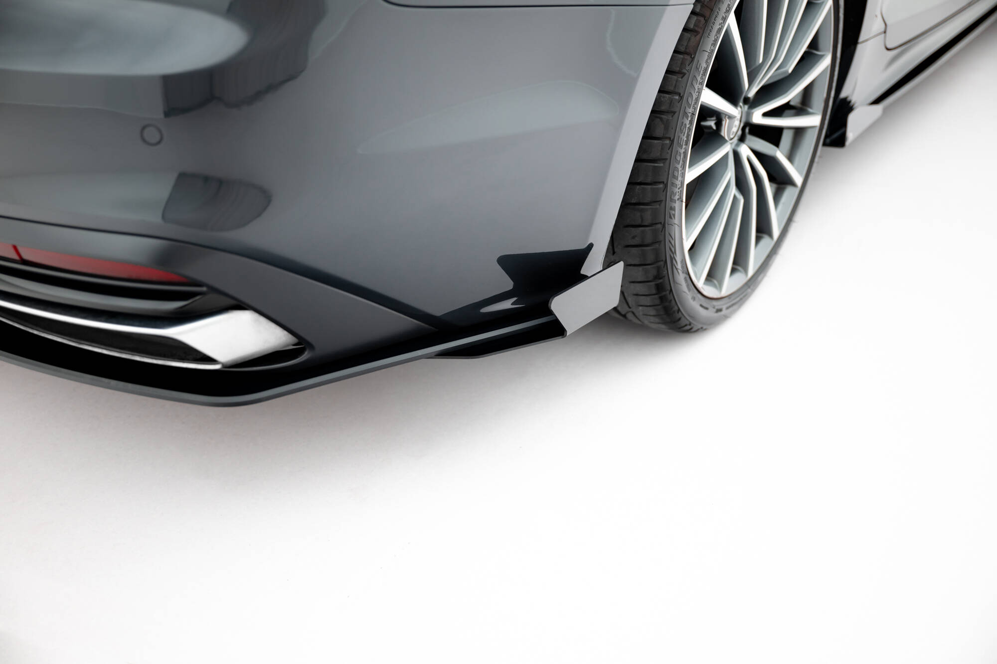 Hintere Seiten Flaps passend für Audi A5 F5 FL schwarz Hochglanz