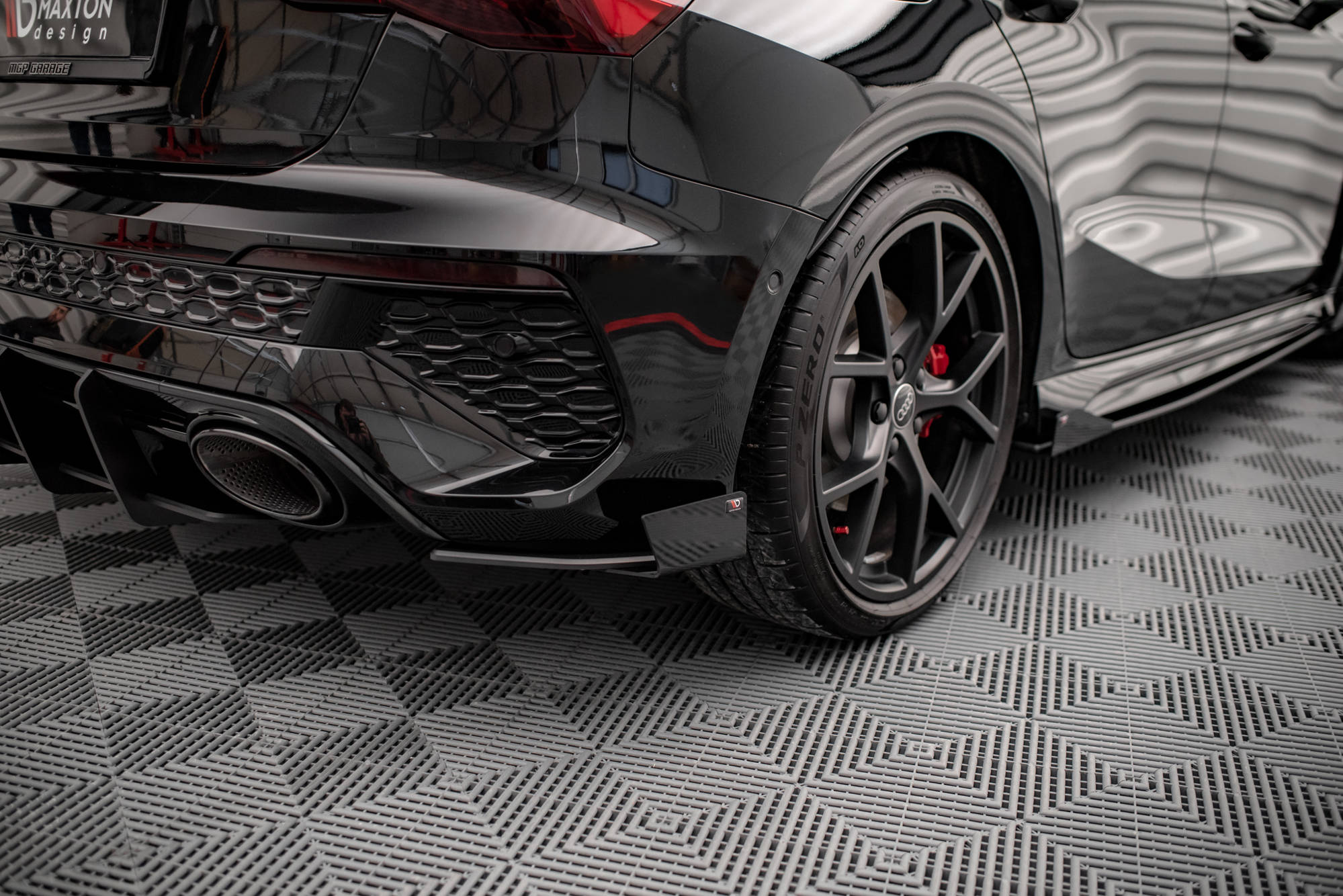 Street Pro Heck Ansatz Flaps passend für Audi RS3 Sportback 8Y rot+ Hochglanz Flaps