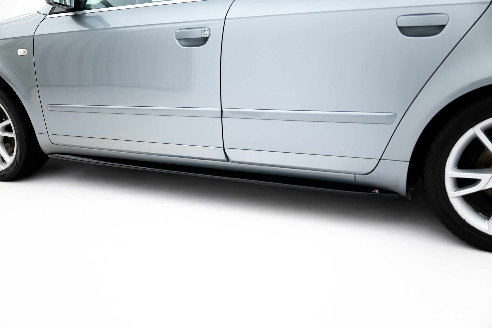 Street+ Seitenschweller Leisten V.1 passend für Audi S4 / A4 / A4 S-Line B6 / B7 schwarz Hochglanz