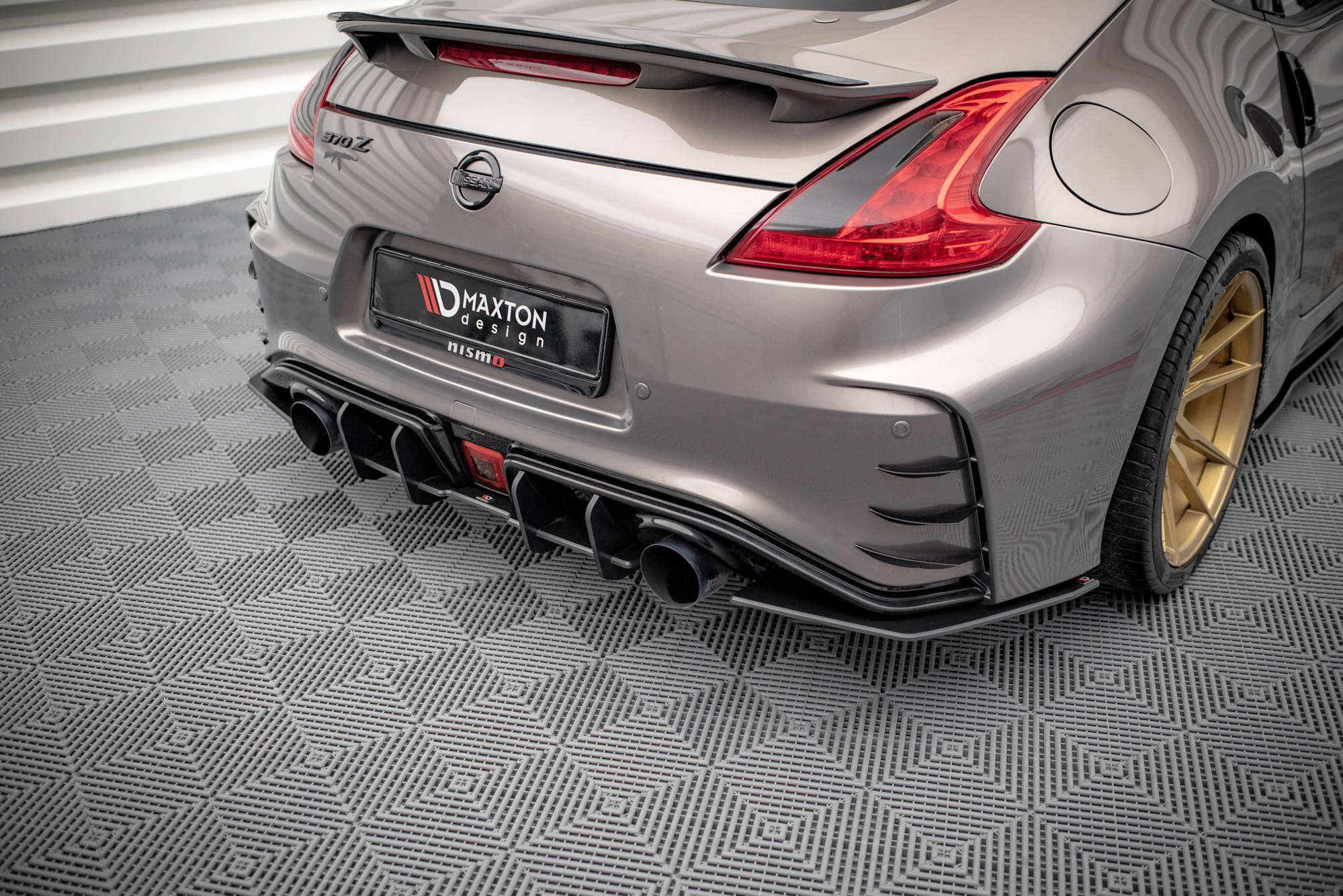 Street Pro Heckschürze Heck Ansatz Diffusor passend für Nissan 370Z Nismo FL schwarz-rot