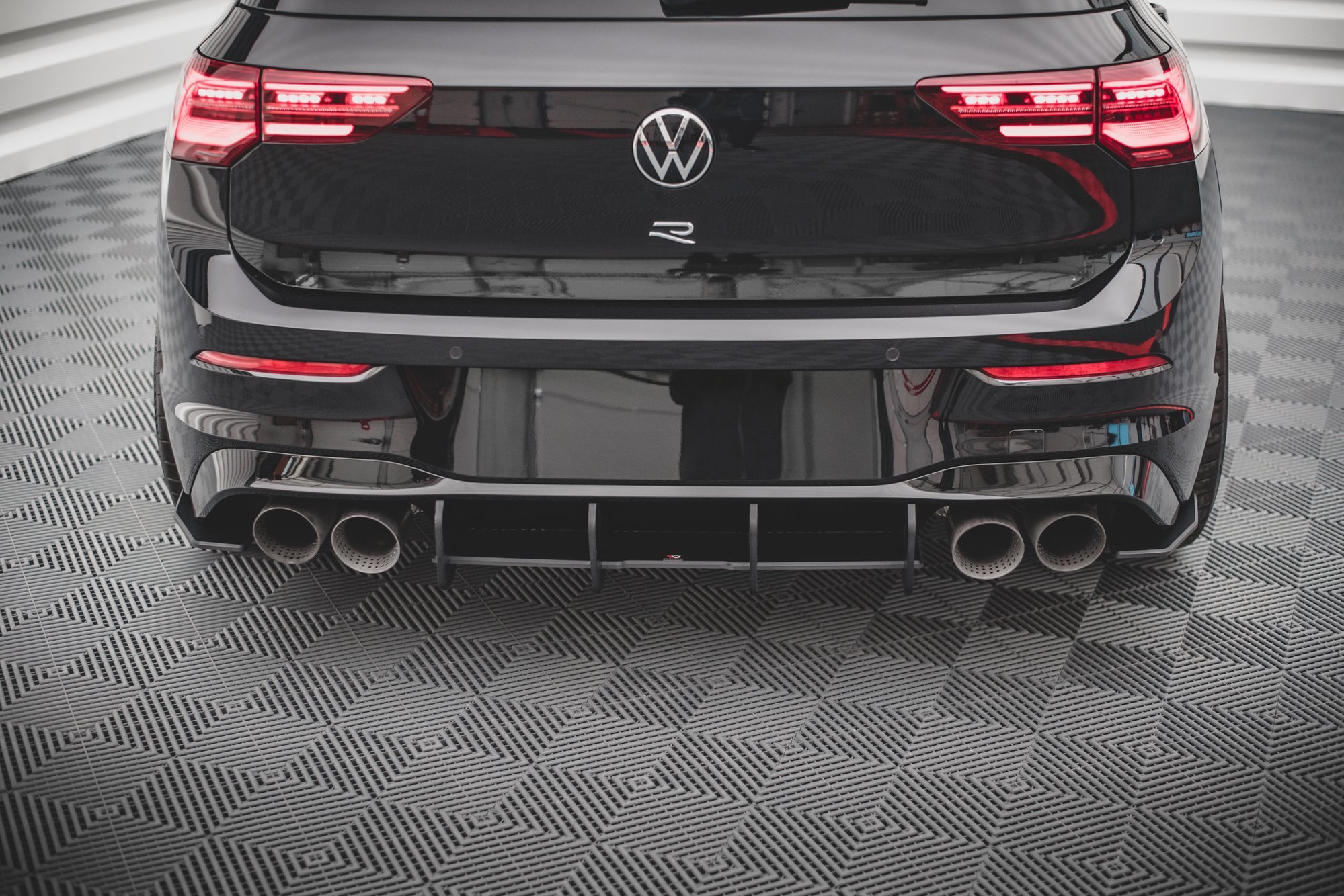 Street Pro Heckschürze Heck Ansatz Diffusor passend für VW Golf R Mk8 rot