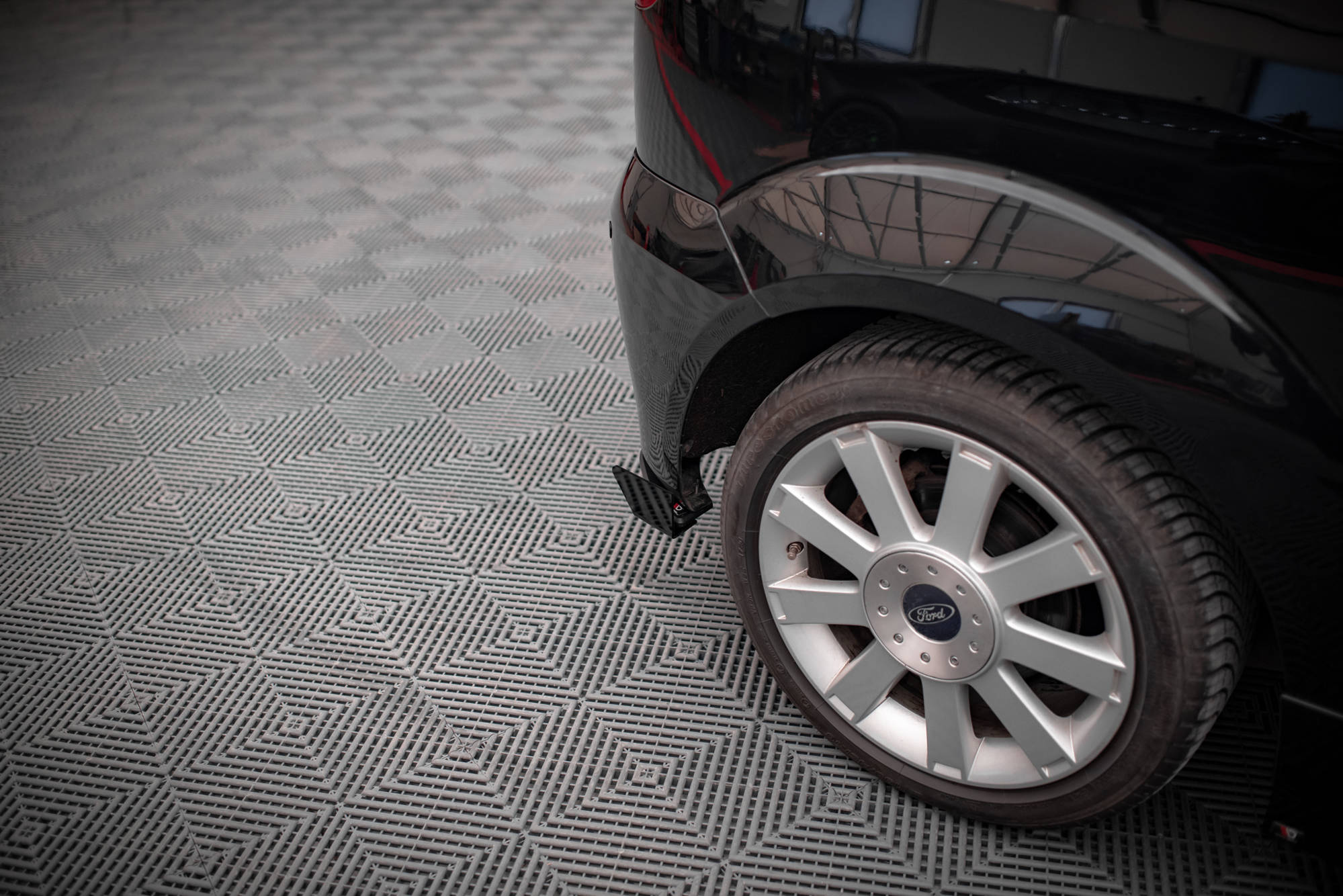 Street Pro Heck Ansatz Flaps passend für Ford Fiesta ST Mk6 rot+ Hochglanz Flaps