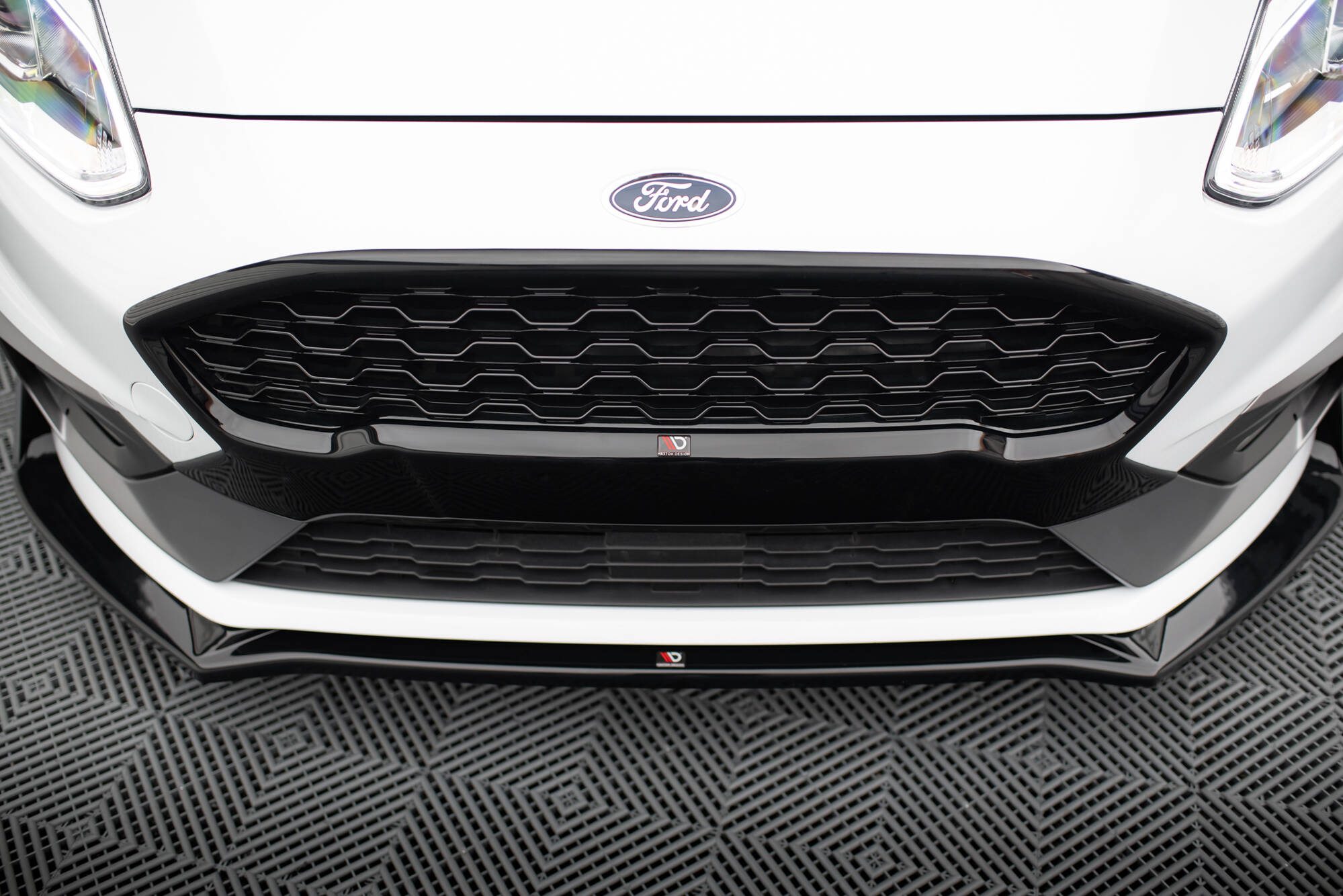 Front Grill Kühlergrill passend für Ford Fiesta ST / ST-Line Mk8 schwarz Hochglanz
