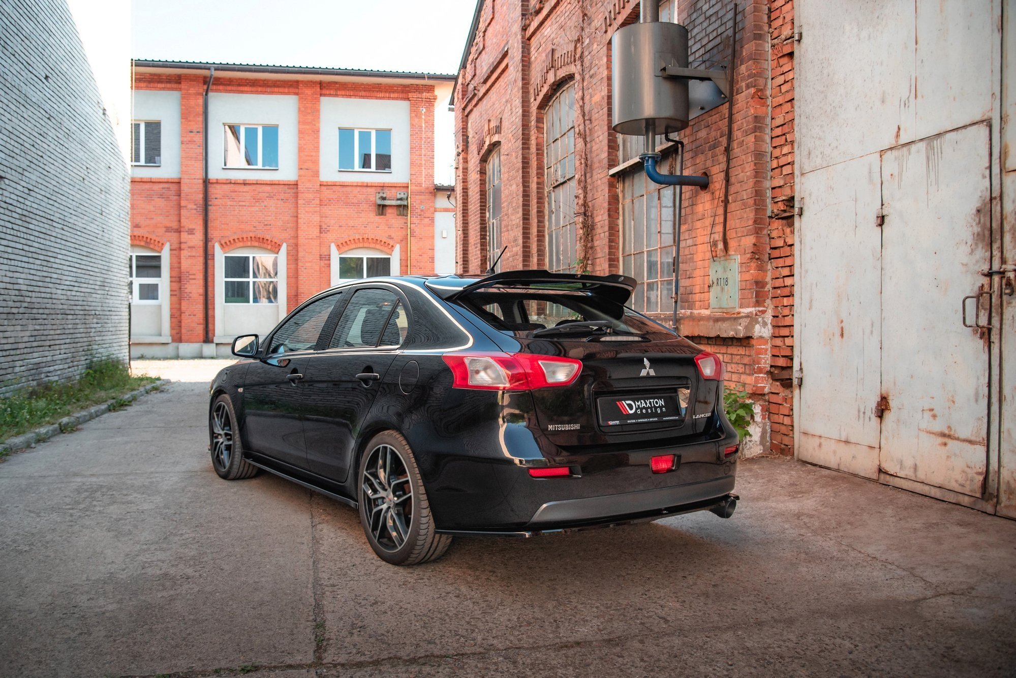 Street+ Seitenschweller Leisten passend für Mitsubishi Lancer Mk8 schwarz Hochglanz