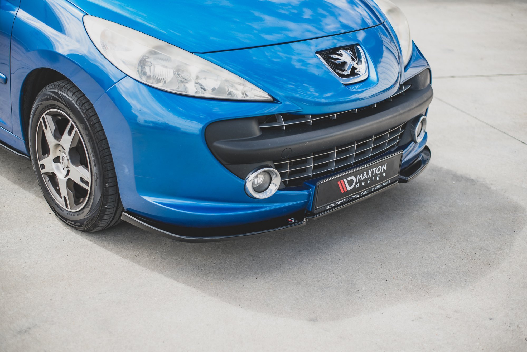 Front Ansatz für Peugeot 207 Sport schwarz Hochglanz