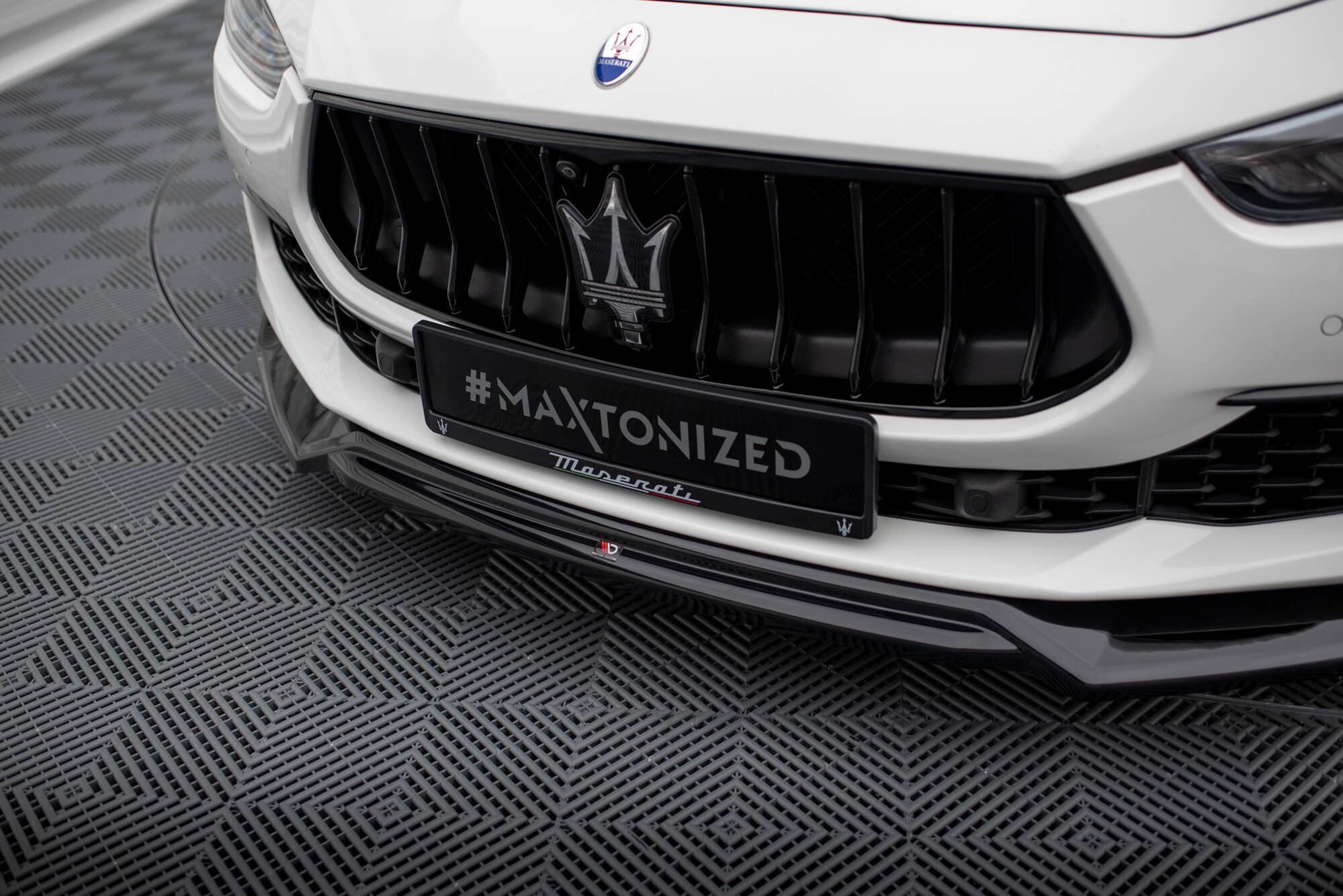 Frontlippe V.2 passend für Maserati Ghibli Mk3 FL schwarz Hochglanz