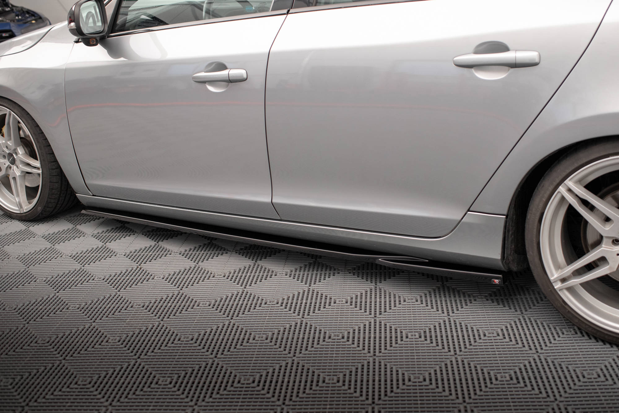 Street+ Seitenschweller Leisten passend für Volvo S60 R-Design Mk2 schwarz Hochglanz