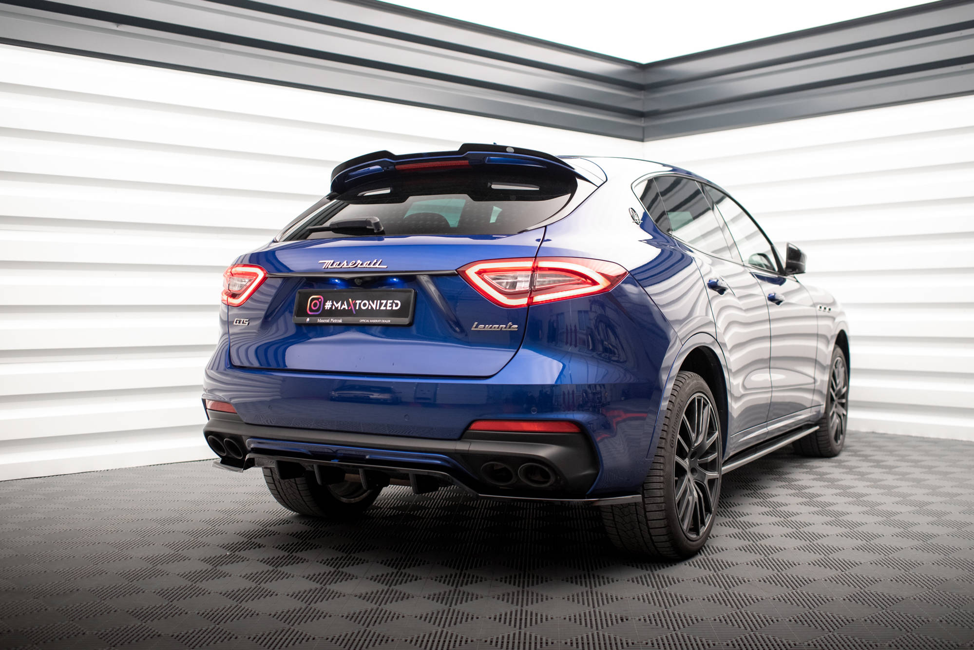 Heckspoiler Lippe passend für Maserati Levante Mk1 schwarz Hochglanz