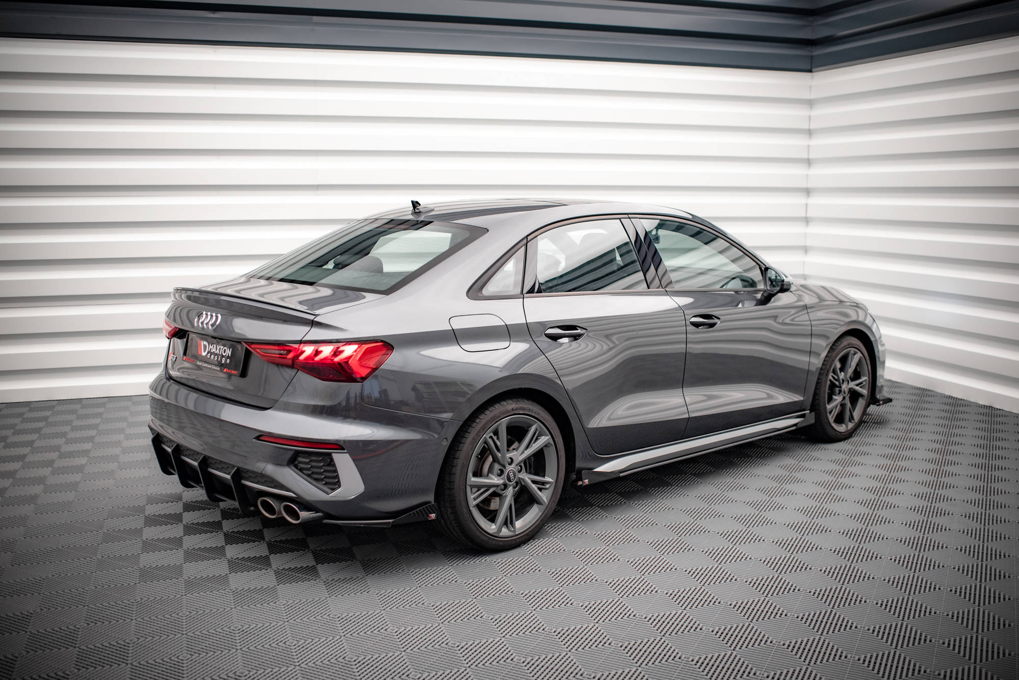 Street Pro Heck Ansatz Flaps passend für Audi S3 Limousine 8Y schwarz Hochglanz