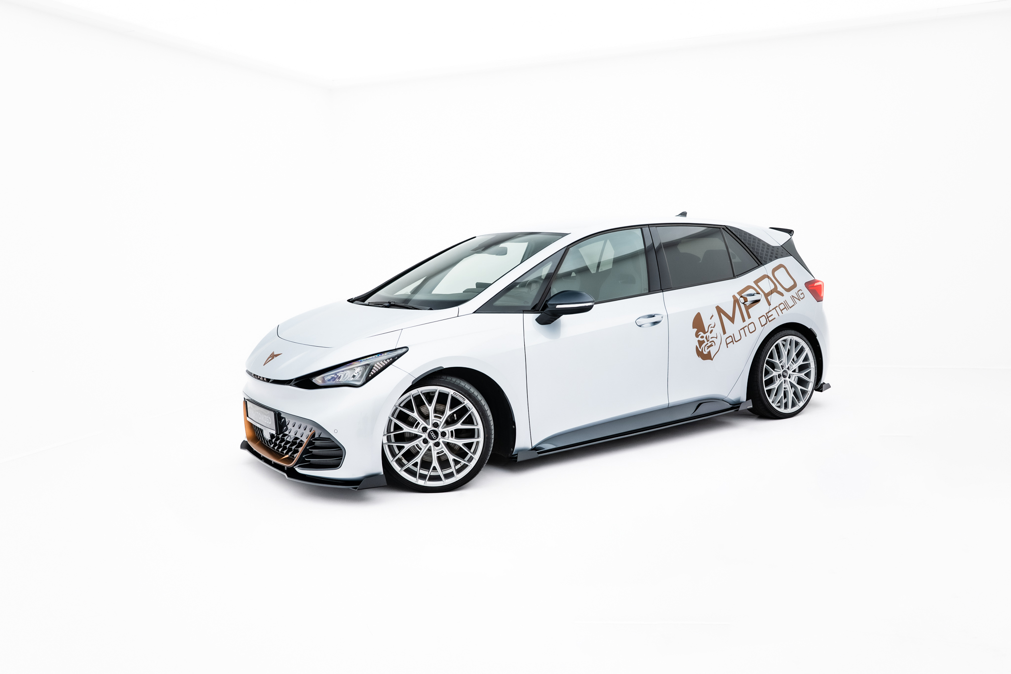 Seitenschweller Ansatz Paar + Flaps passend für CUPRA Born Mk1 schwarz Hochglanz