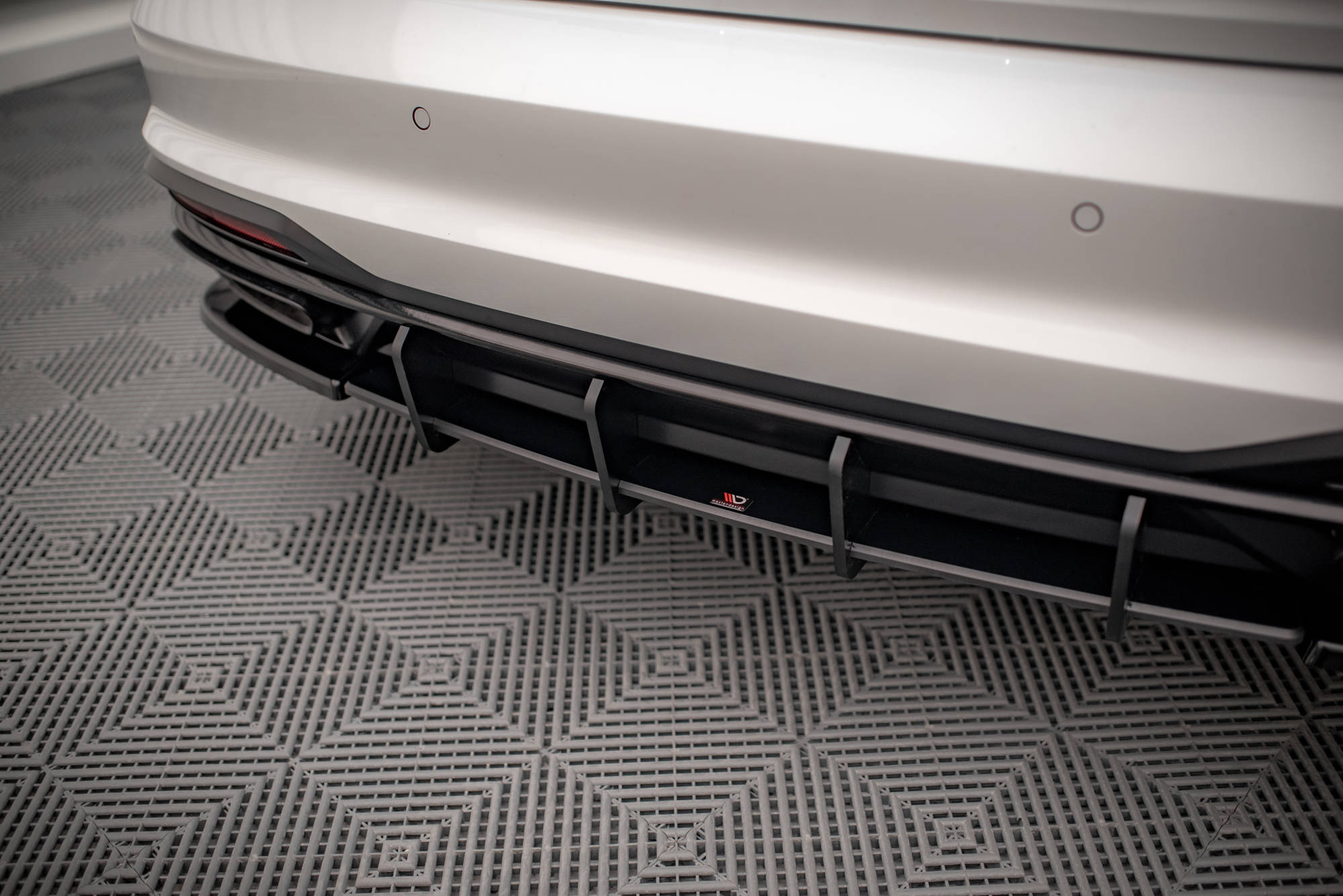 Street Pro Heckschürze Heck Ansatz Diffusor passend für Audi A4 B9 FL schwarz-rot