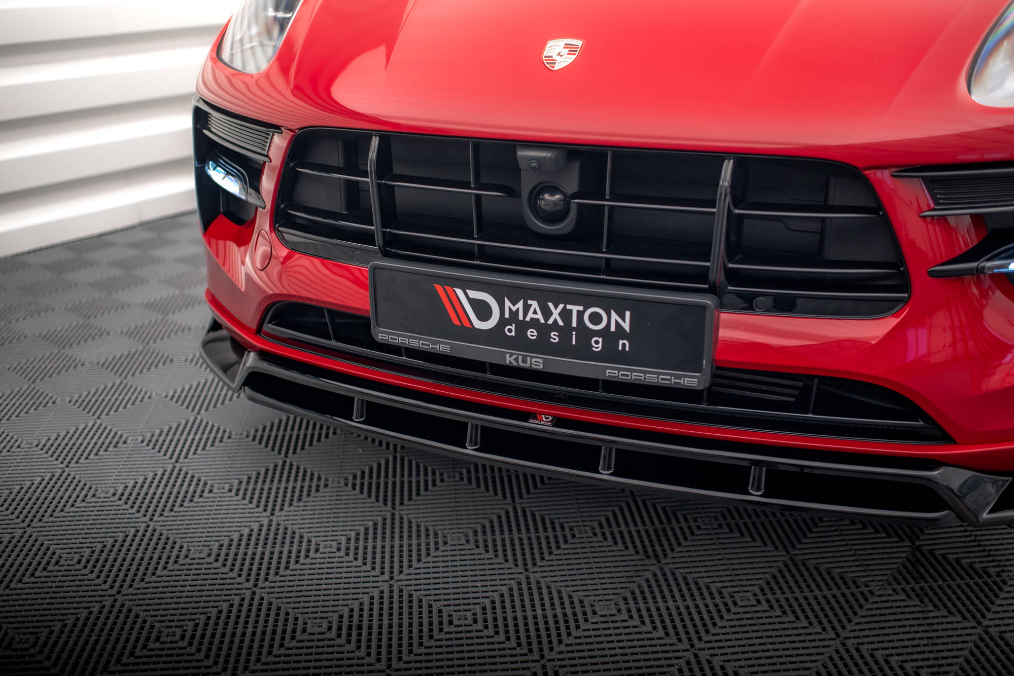 Street+ Spoilerlippe Front Ansatz V.2 passend für Porsche Macan GTS / Sport Design Mk1 FL schwarz Hochglanz
