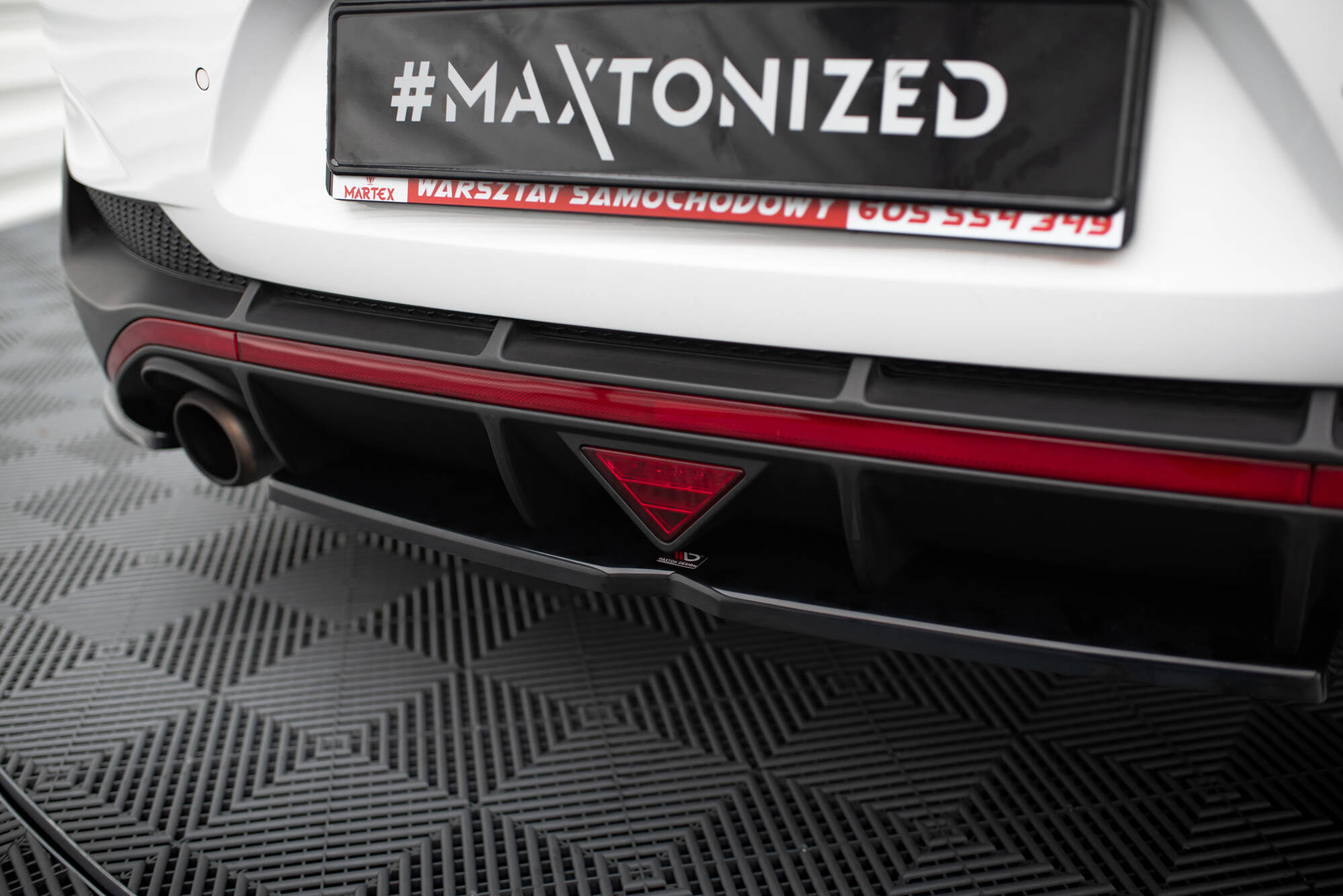 Mittlerer Cup Diffusor DTM Look Heck Ansatz für Hyundai I30 N Mk3 Fastback schwarz Hochglanz