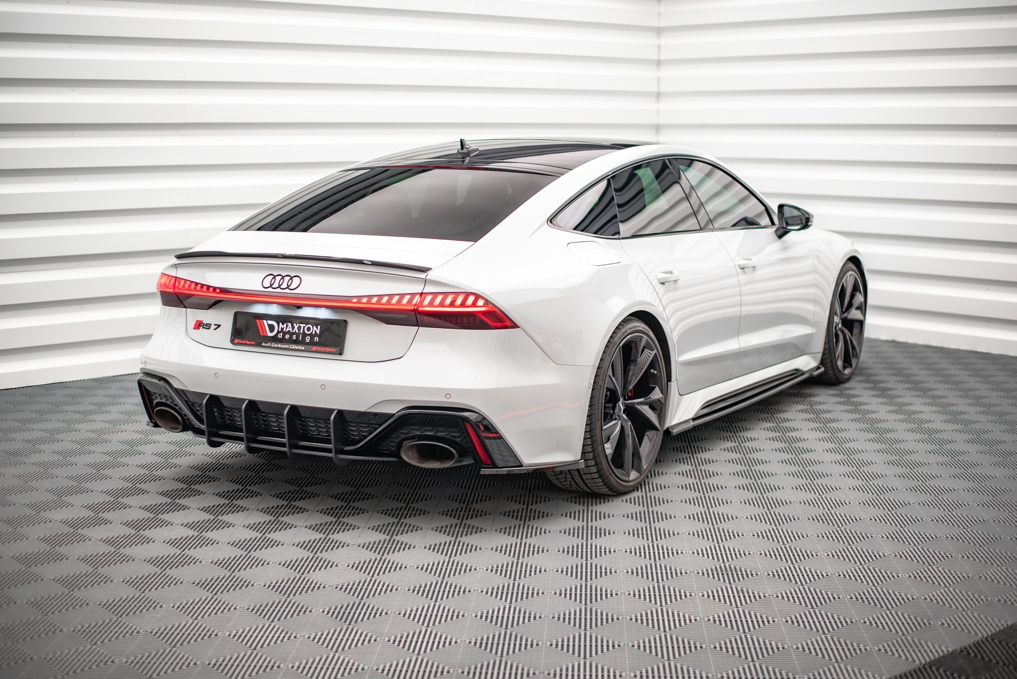 Street Pro Heckschürze Heck Ansatz Diffusor passend für Audi RS7 C8 / RS6 C8 schwarz-rot
