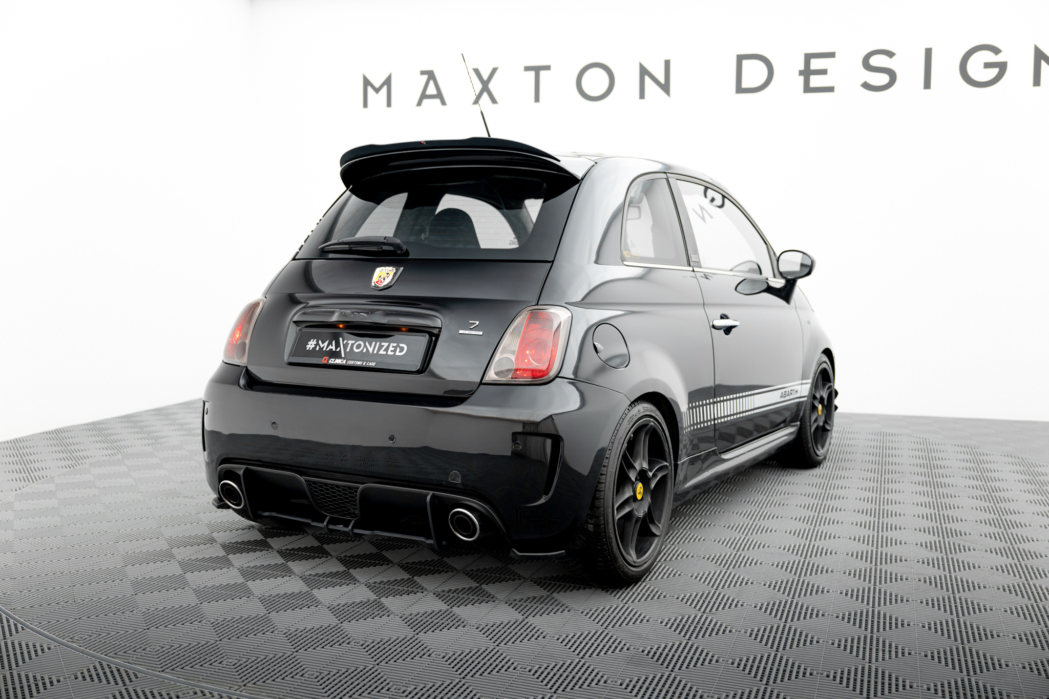 Heckansatz Diffusor passend für ABARTH 500 Mk1 schwarz rot