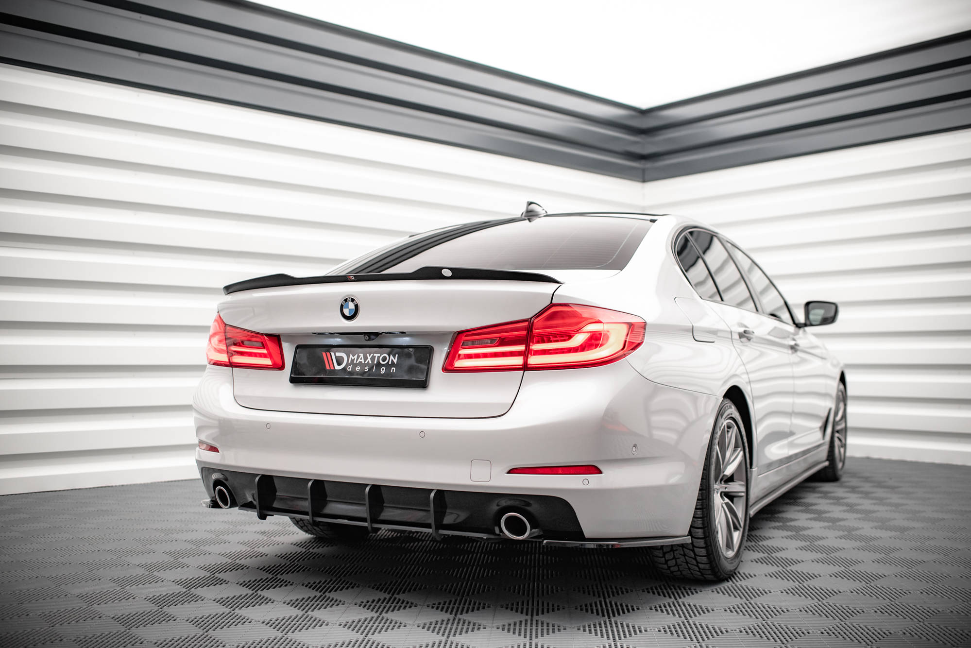 Street Pro Heckschürze Heck Ansatz Diffusor passend für BMW 5er G30 rot