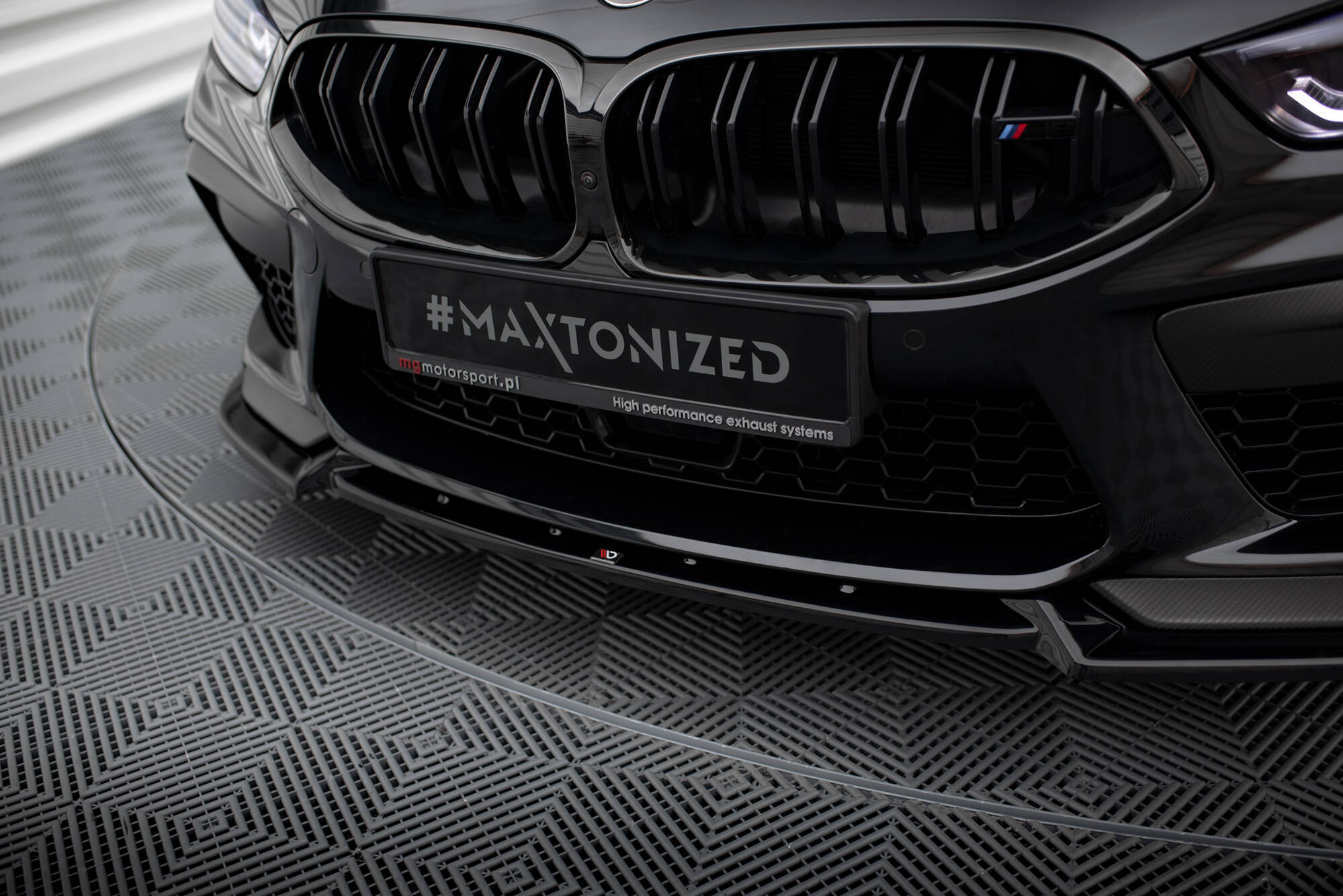 Street+ Spoilerlippe Front Ansatz V.3 passend für BMW M8 Gran Coupe F93 / Coupe F92 schwarz Hochglanz