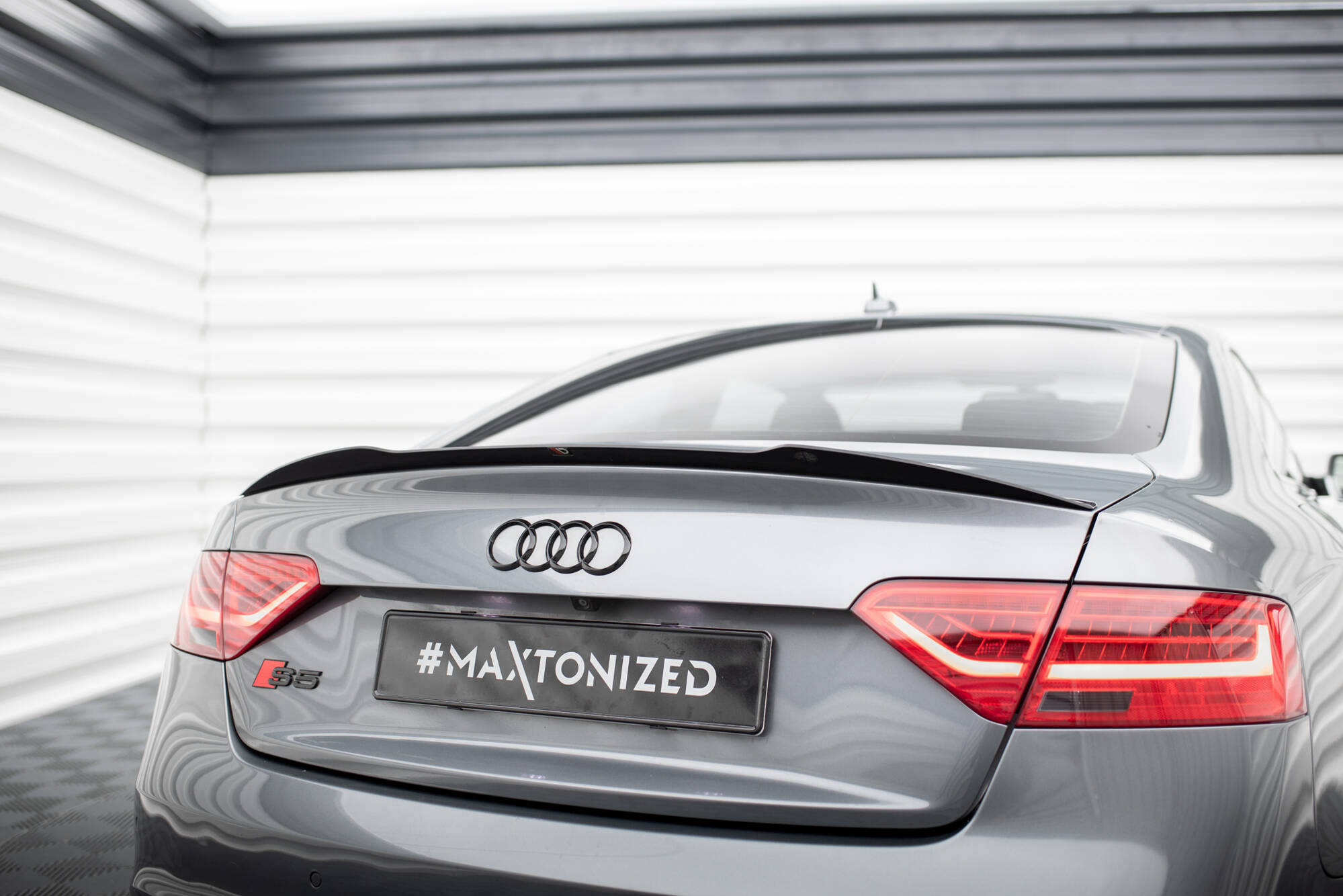 Spoiler CAP für Audi S5 Coupe / A5 S-Line Coupe 8T / 8T Facelift schwarz Hochglanz