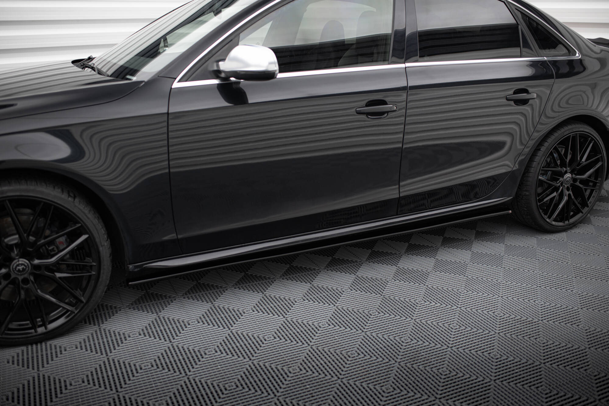 Street+ Seitenschweller Leisten V.1 passend für Audi S4 / A4 / A4 S-Line Limousine / Avant B8 / B8 FL schwarz Hochglanz