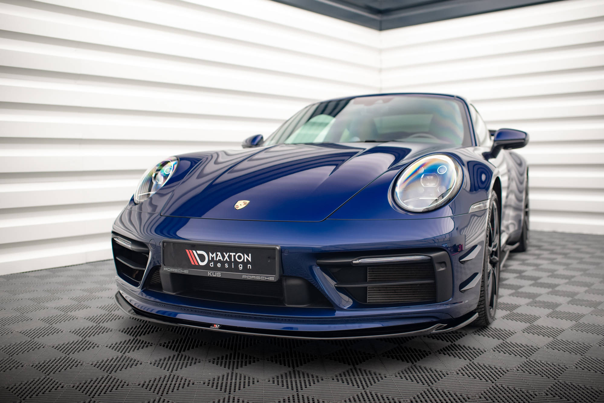 Street+ Spoilerlippe Front Ansatz V.1 passend für Porsche 911 Carrera Aero / Carrera GTS 992 schwarz Hochglanz