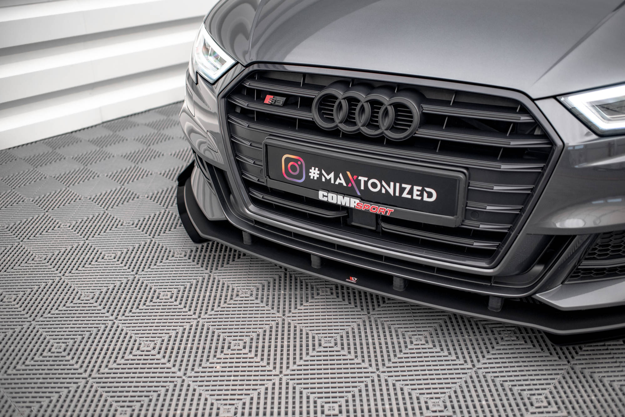 Street Pro Spoilerlippe Front Ansatz + Flaps V.1 passend für Audi S3 / A3 S-Line Sportback 8V FL schwarz Hochglanz