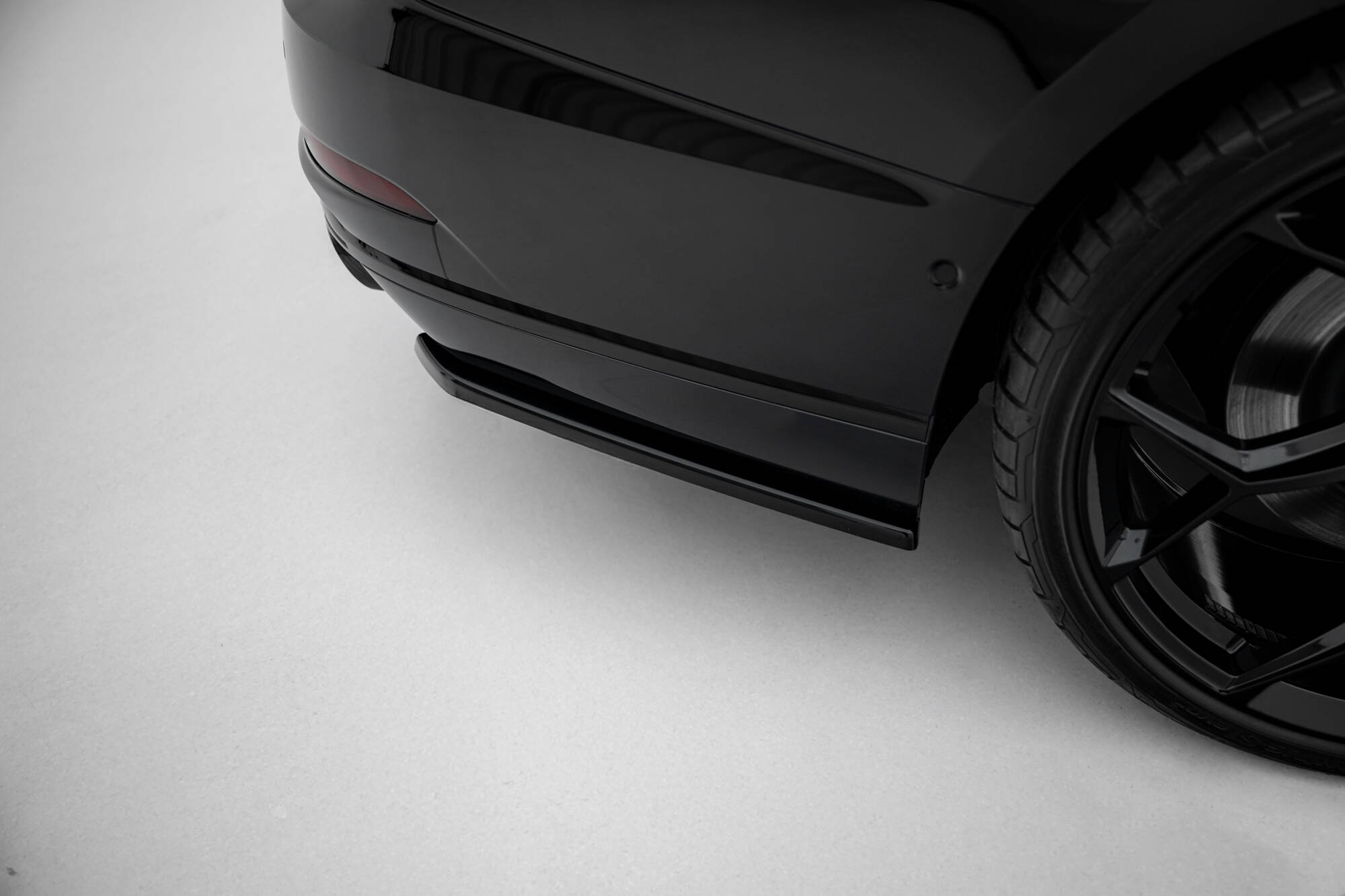 Street+ Heck Ansatz Flaps passend für Audi S8 D5 schwarz Hochglanz