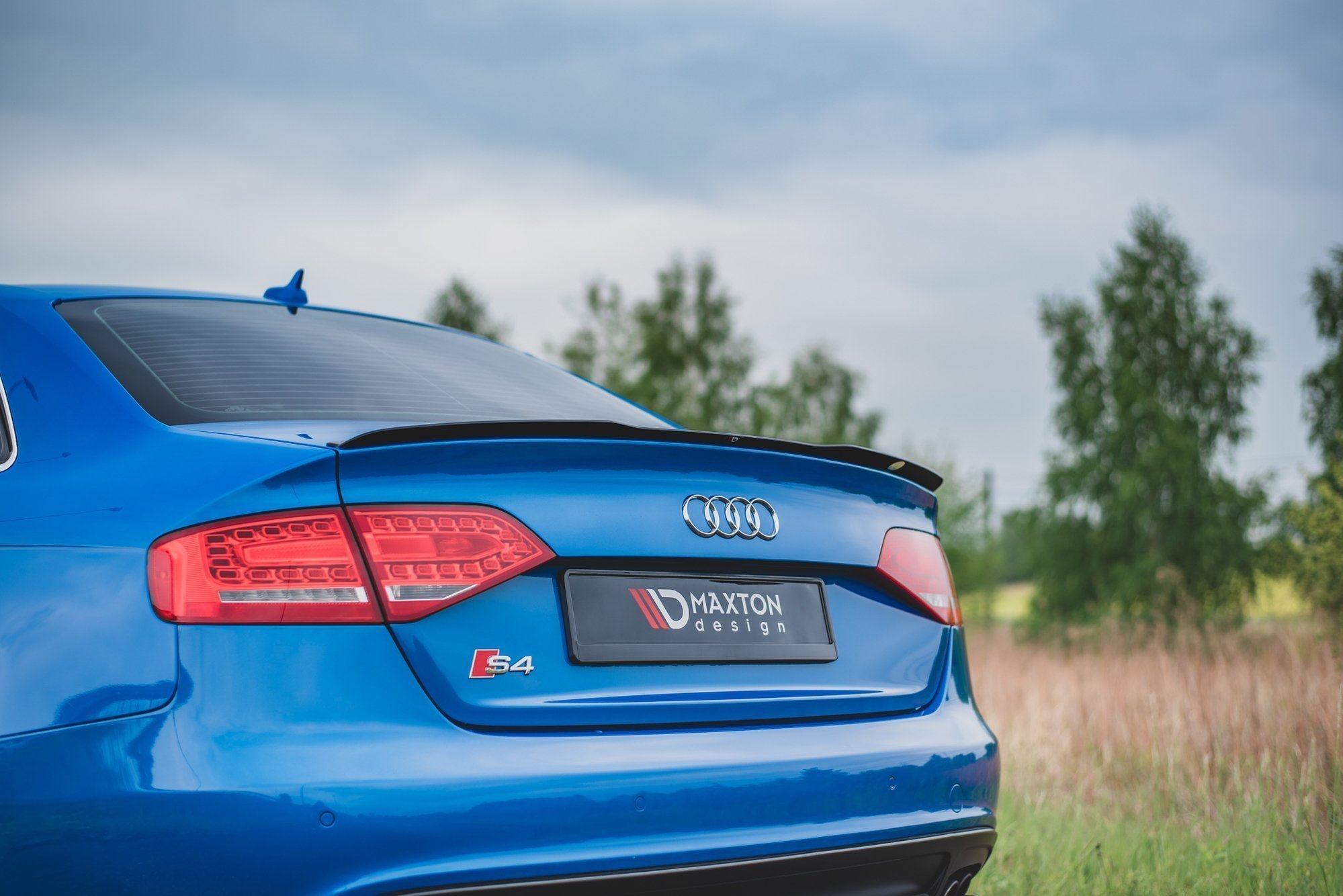 Spoiler CAP für Audi A4 Limousine B8 / B8 Facelift schwarz Hochglanz