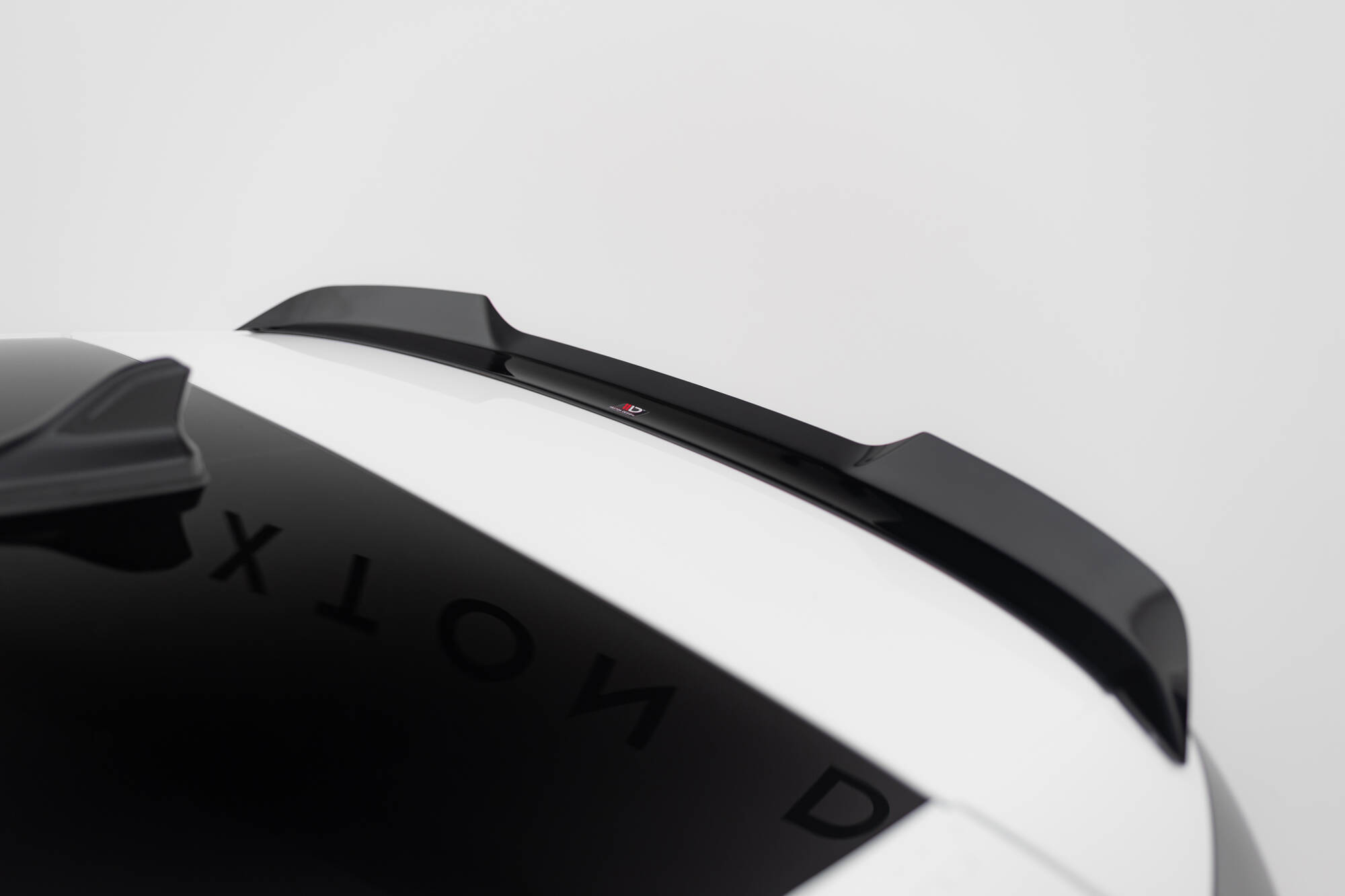 Heck Spoiler Aufsatz Abrisskante V.2 passend für VW Golf GTI / GTE / GTD / R-Line / R Mk8 schwarz Hochglanz
