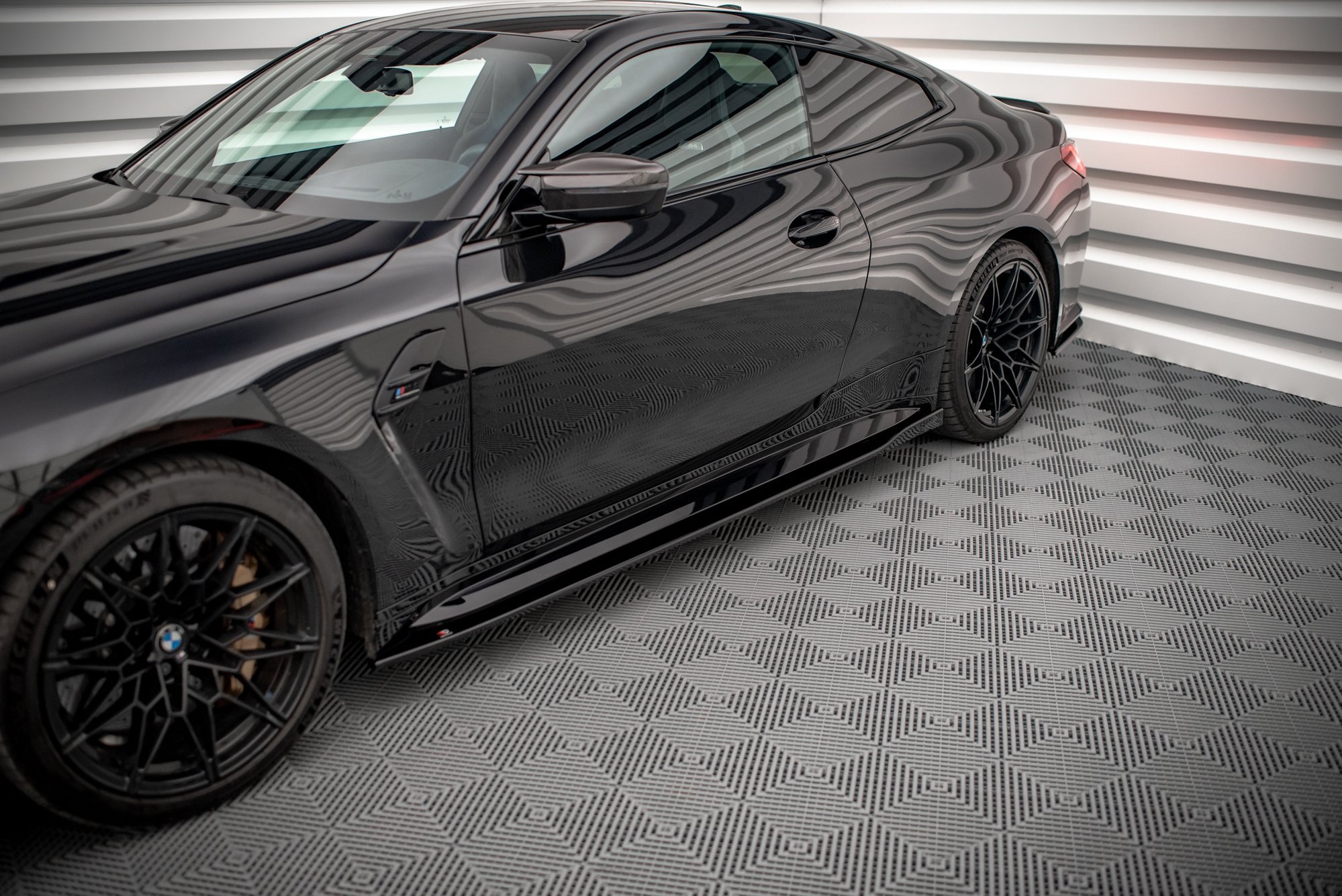 Street+ Seitenschweller Leisten V.1 passend für BMW M4 G82 / G82 FL schwarz Hochglanz