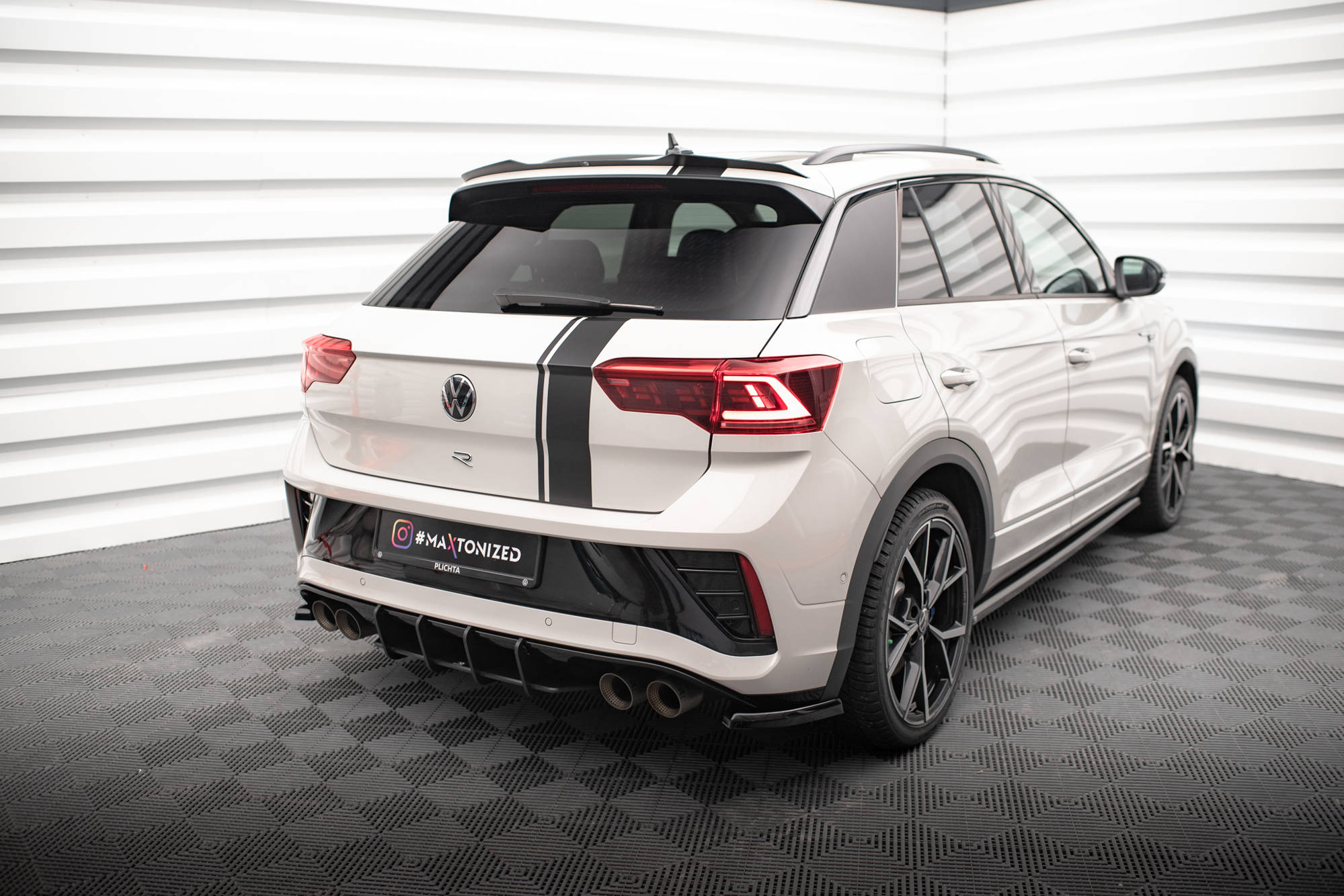 Street Pro Heckschürze Heck Ansatz Diffusor passend für VW T-Roc R Mk1 FL schwarz-rot