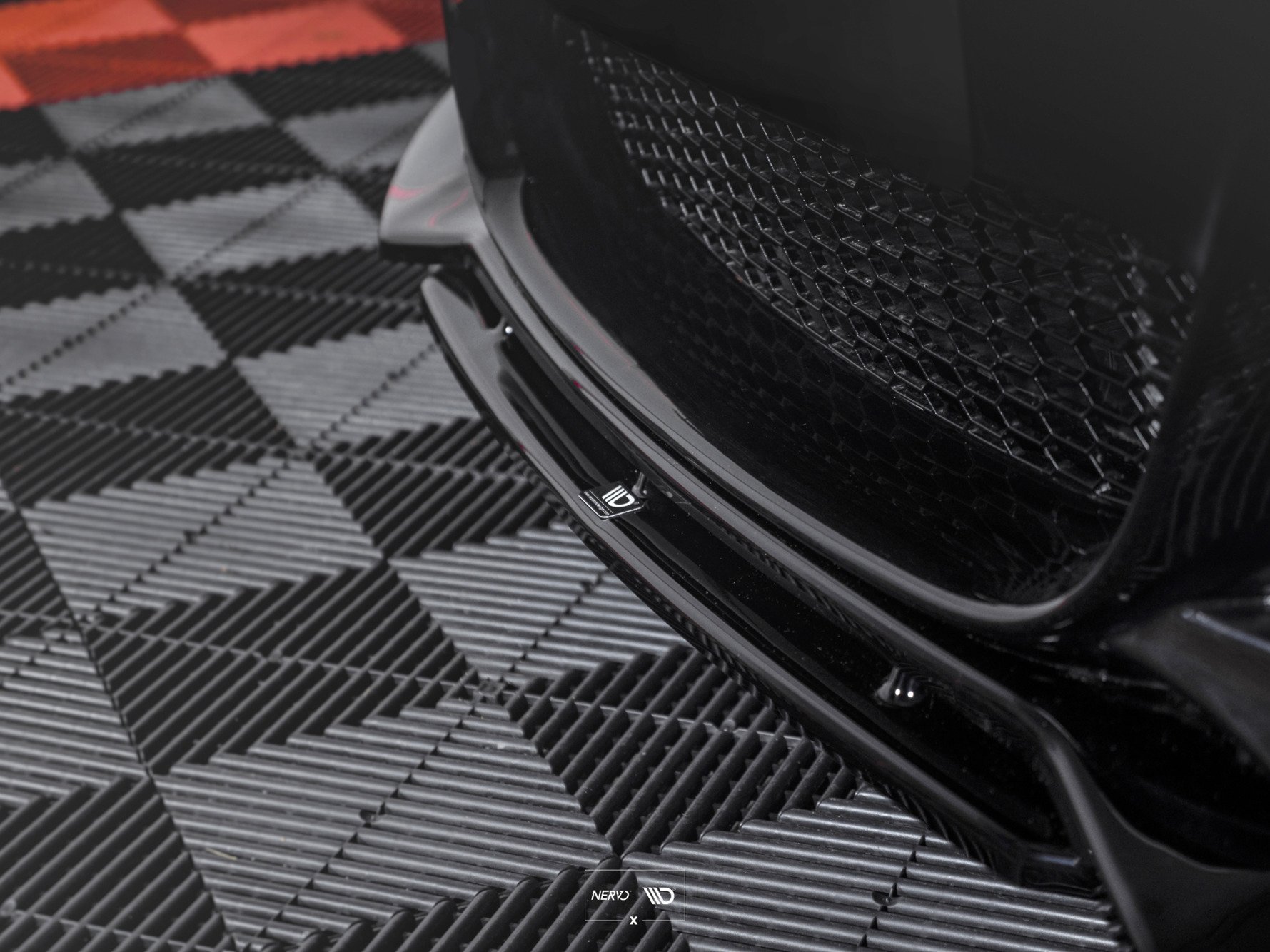 Front Ansatz V.1 für BMW 1er M-Paket E82 Facelift schwarz Hochglanz