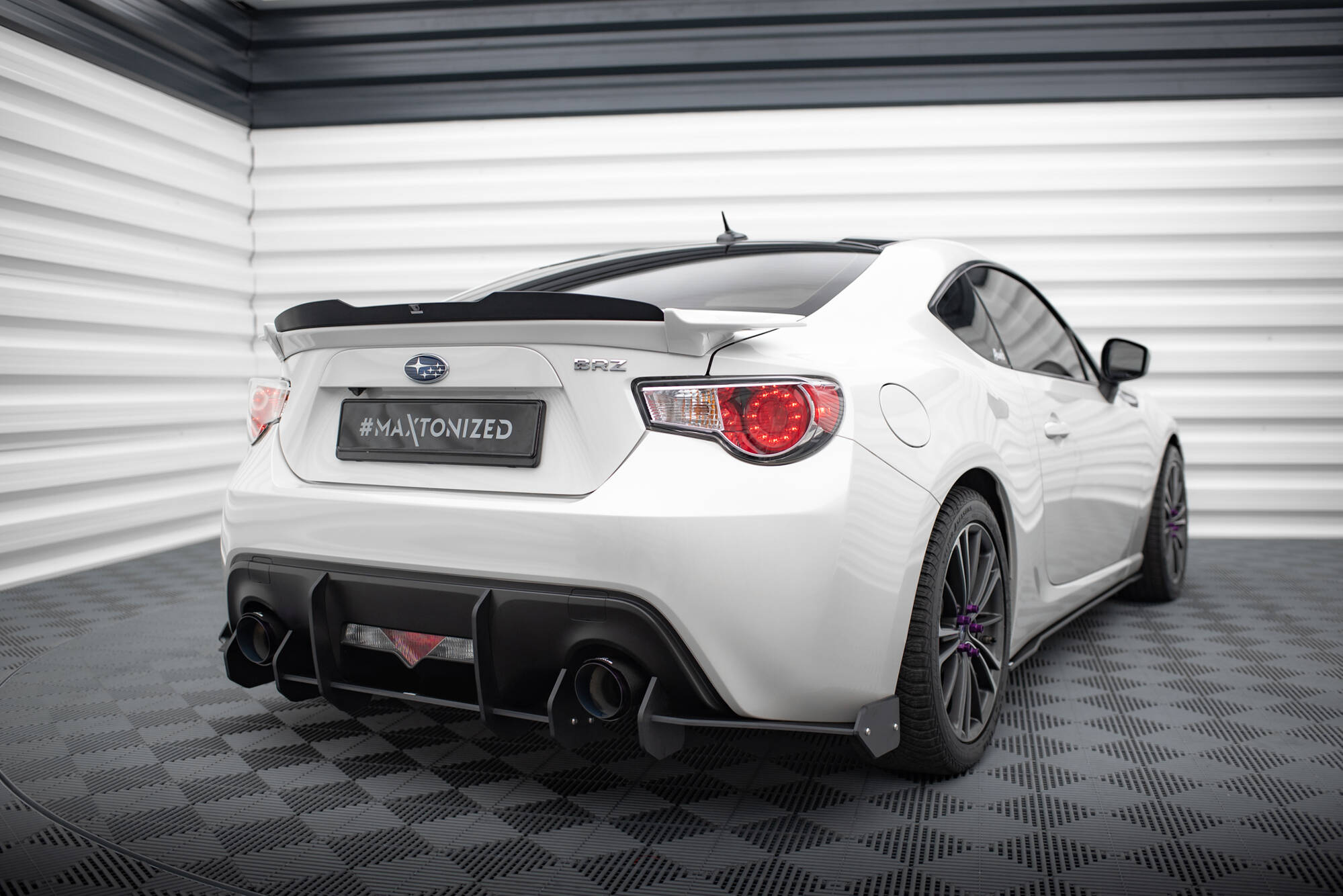Street Pro Heck Ansatz Diffusor + Flaps passend für Subaru BRZ Mk1 FL rot