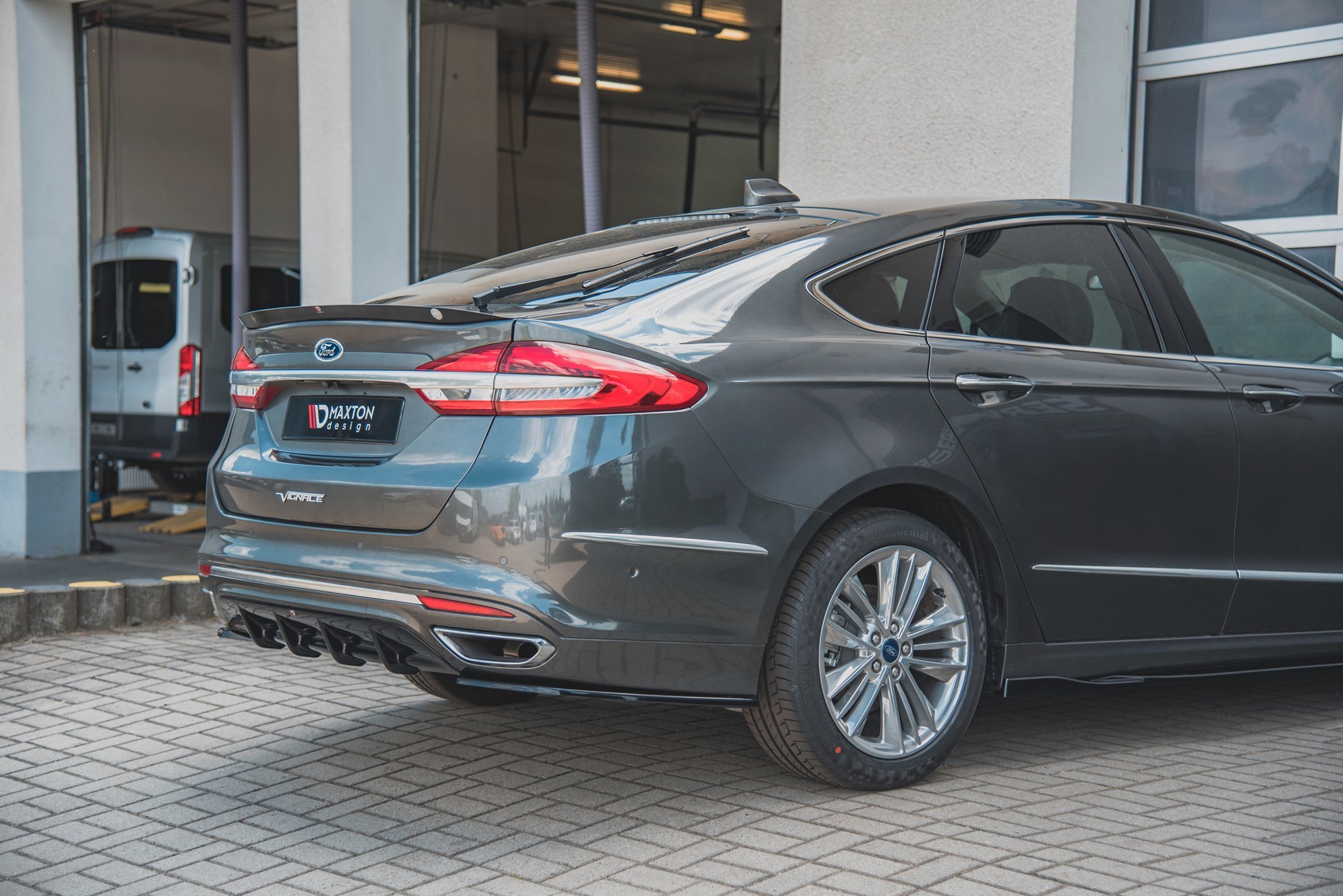 Heck Ansatz Flaps Diffusor für Ford Mondeo Vignale Mk5 Facelift schwarz Hochglanz