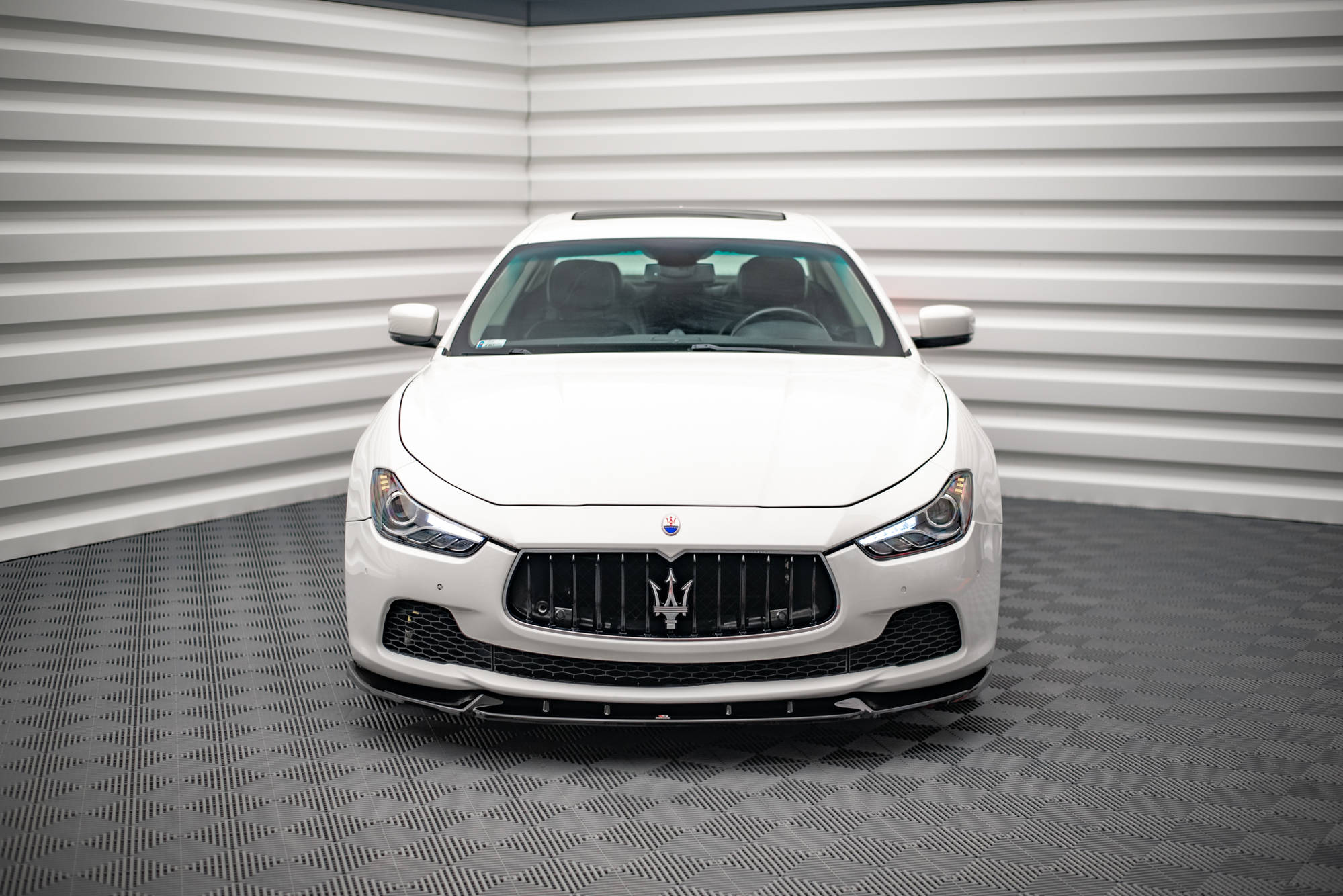 Frontlippe V.2 passend für Maserati Ghibli Mk3 schwarz Hochglanz