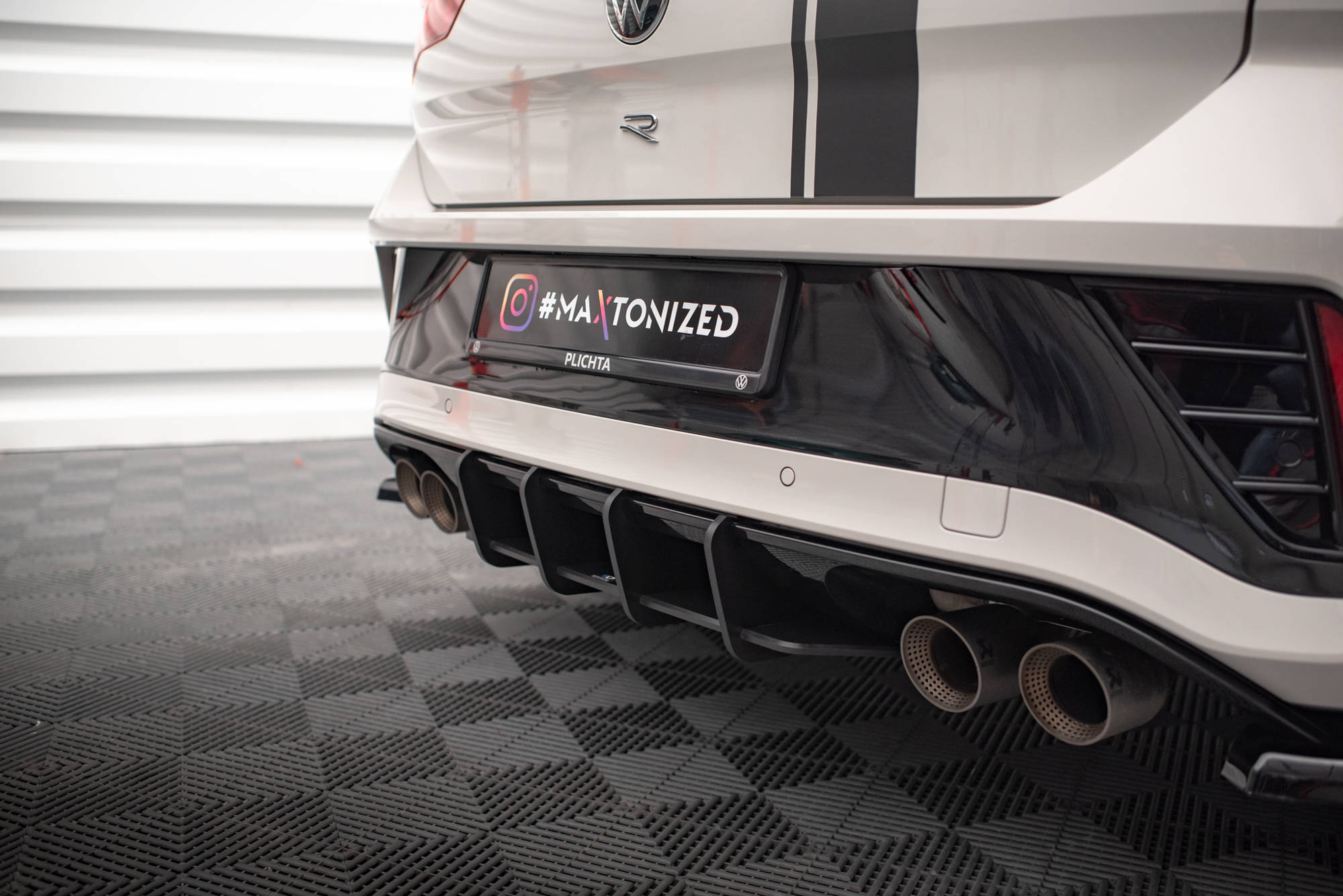Street Pro Heckschürze Heck Ansatz Diffusor passend für VW T-Roc R Mk1 FL schwarz-rot