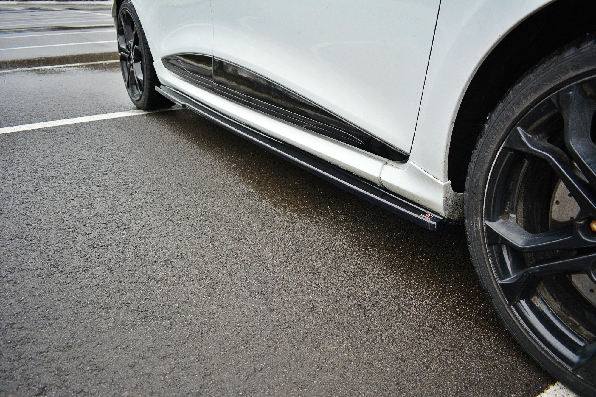 Seitenschweller Ansatz für Renault Clio RS Mk4 schwarz Hochglanz
