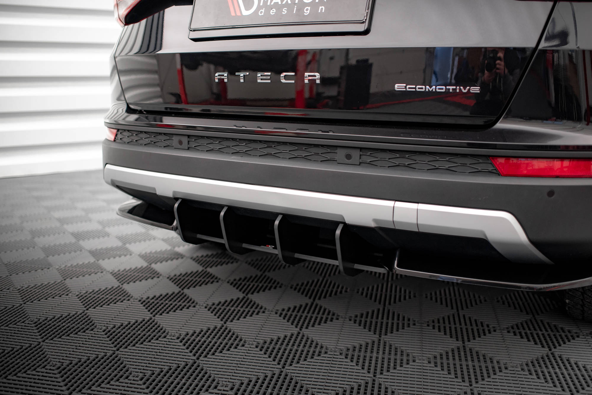 Street Pro Heckschürze Heck Ansatz Diffusor passend für Seat Ateca Mk1 rot