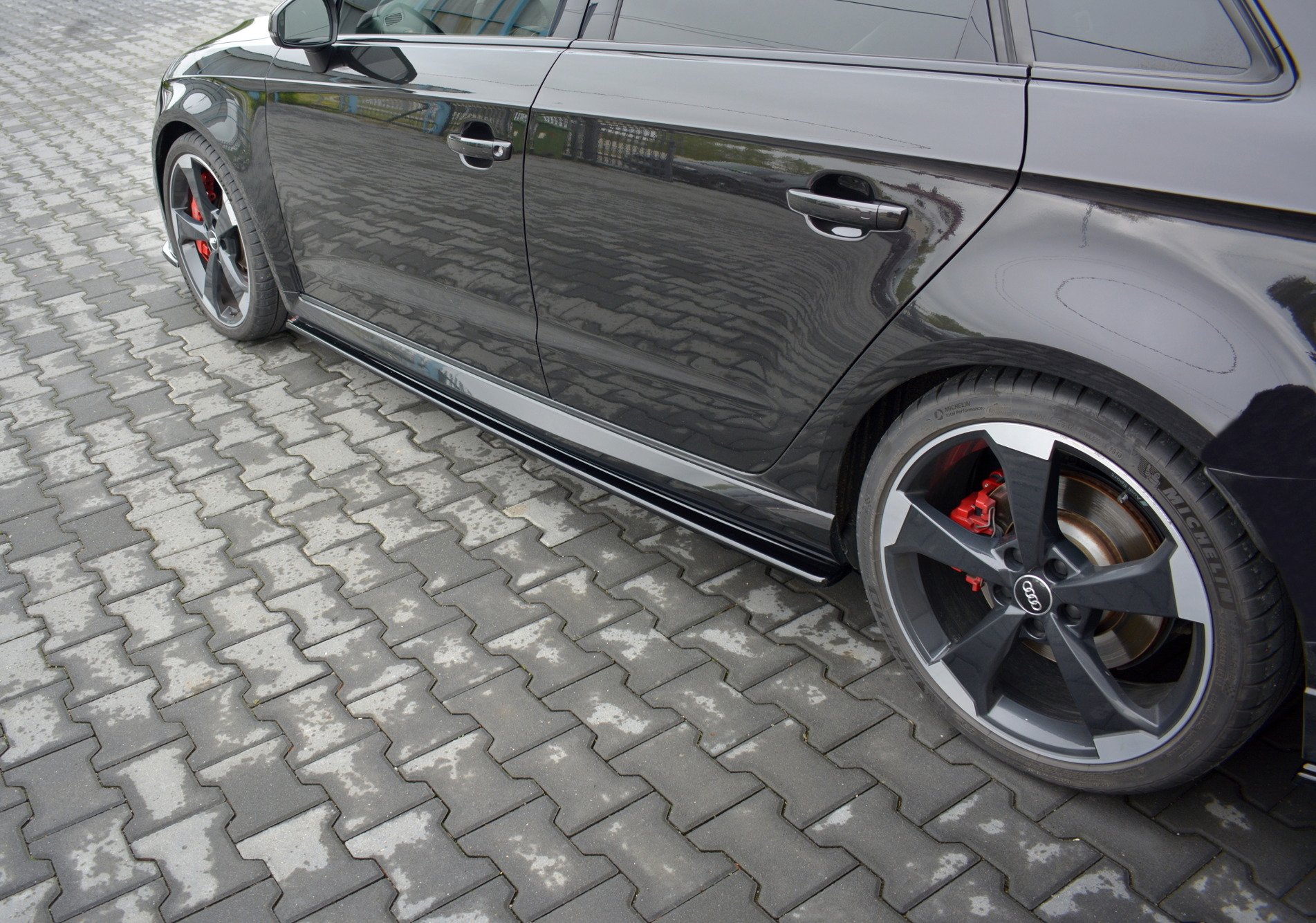 Seitenschweller Ansatz für Audi RS3 Sportback 8V Facelift schwarz Hochglanz