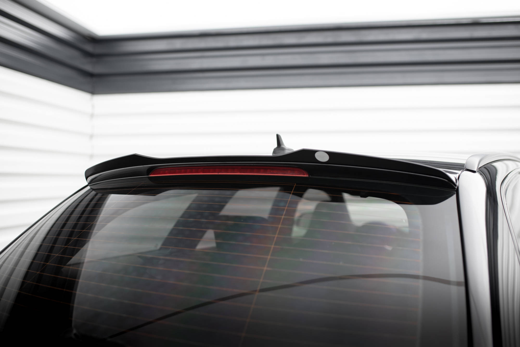 Heck Spoiler Aufsatz Abrisskante passend für Audi RS6 Avant C6 schwarz Hochglanz