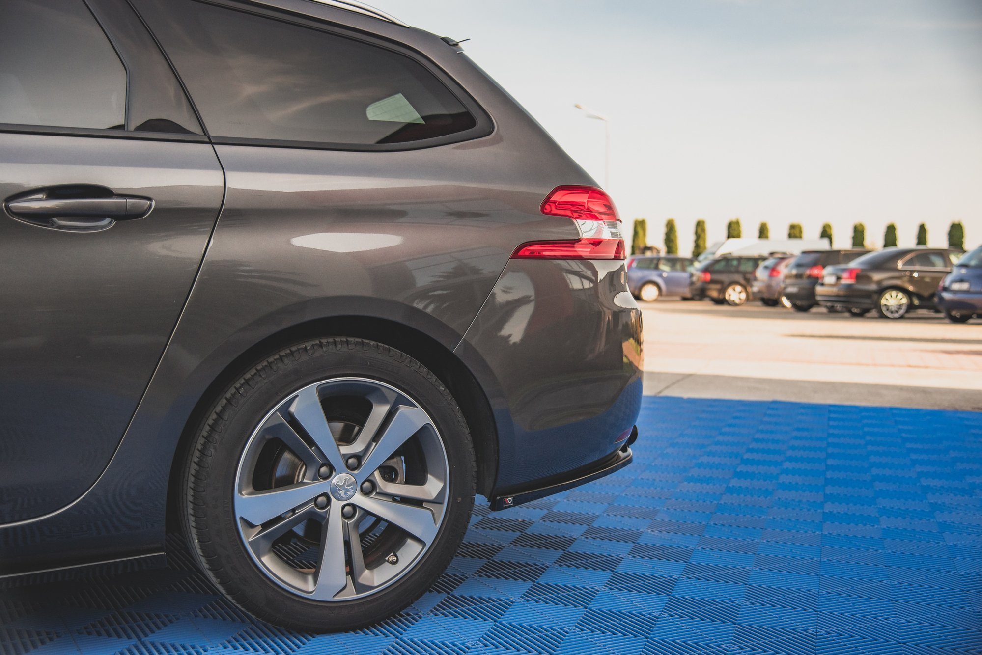 Street+ Heck Ansatz Flaps V.2 passend für Peugeot 308 SW Mk2 schwarz Hochglanz