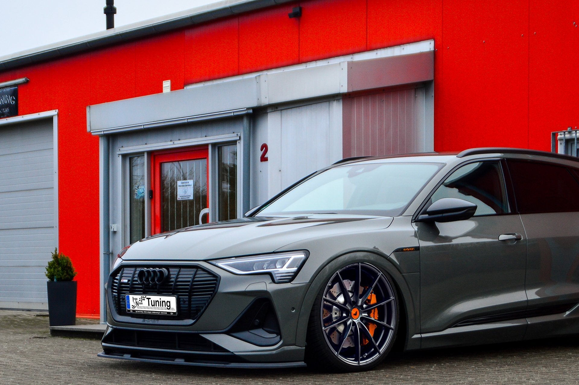 Cup Frontspoilerlippe für Audi E-Tron Quattro +Sportback (Carbon Optik)