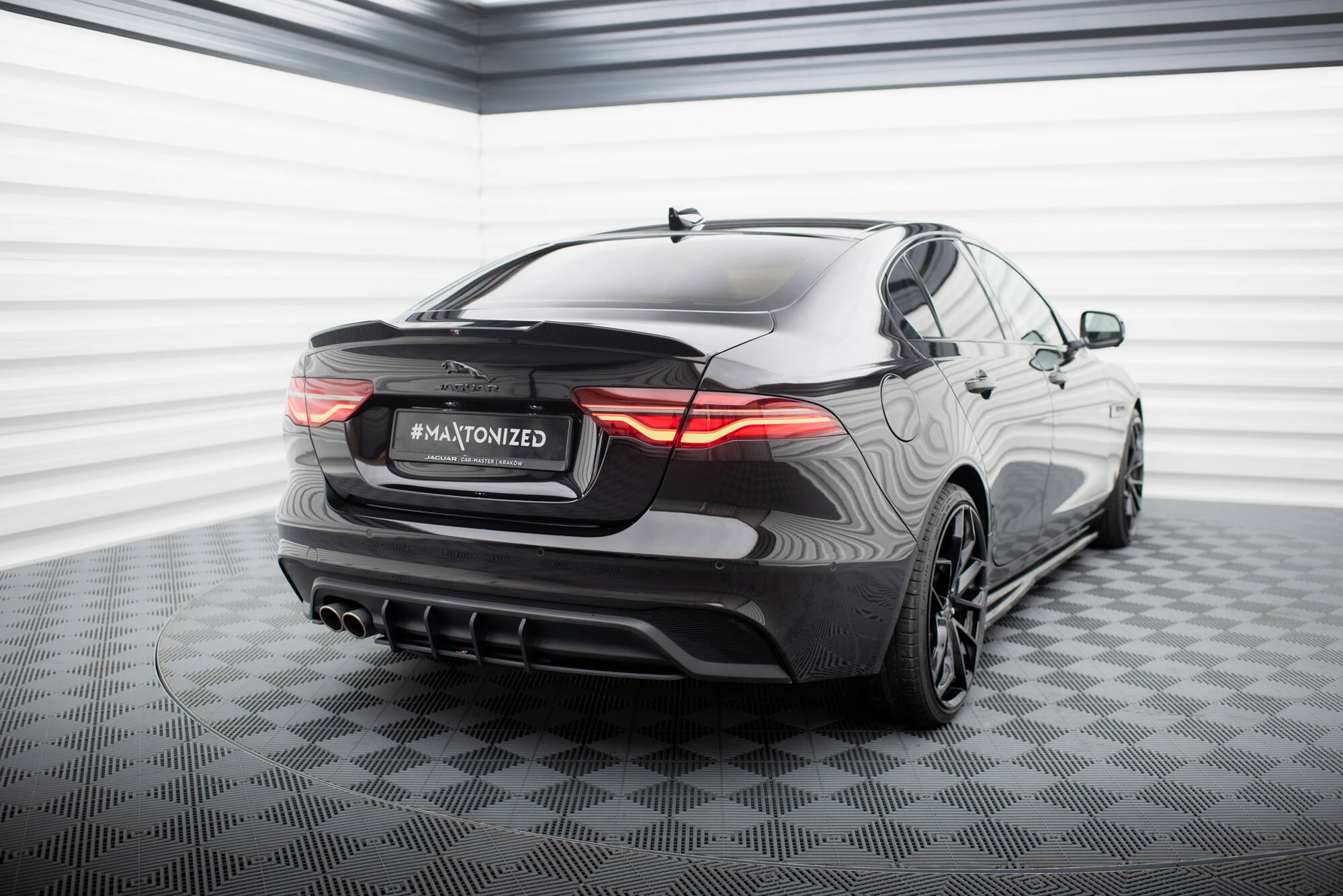 Street Pro Heckschürze Heck Ansatz Diffusor passend für Jaguar XE X760 FL