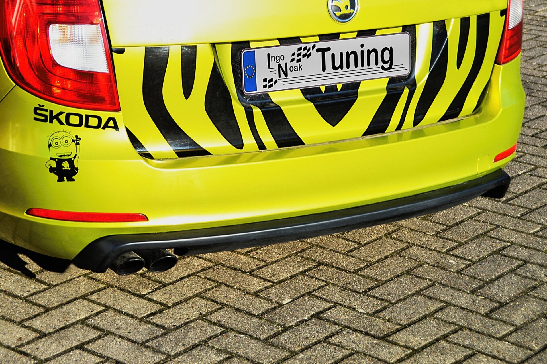 Heckeinsatz + Seitenteile für Skoda Superb 3T (Schwarz Matt)