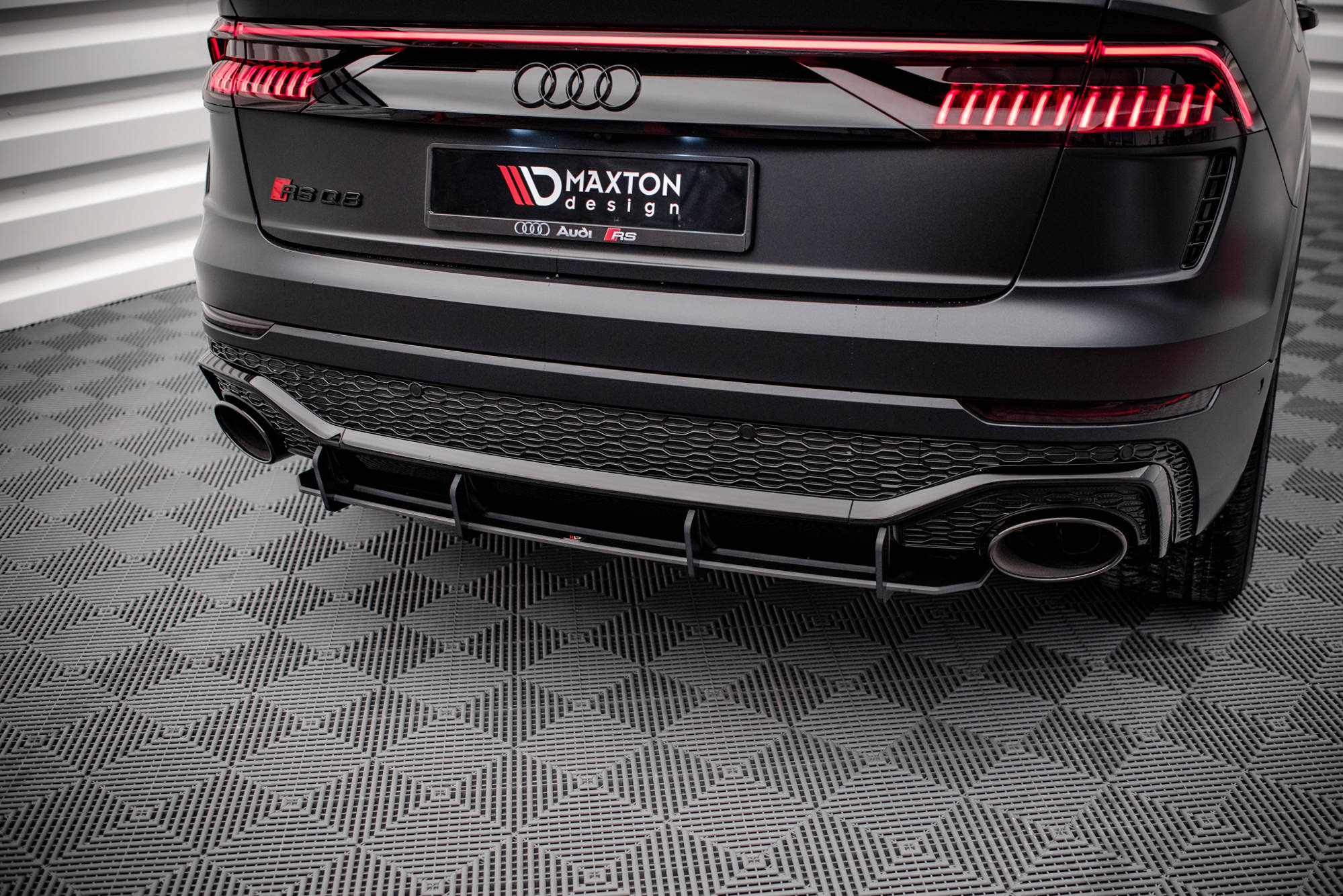 Street Pro Heckschürze Heck Ansatz Diffusor passend für Audi RSQ8 Mk1 rot