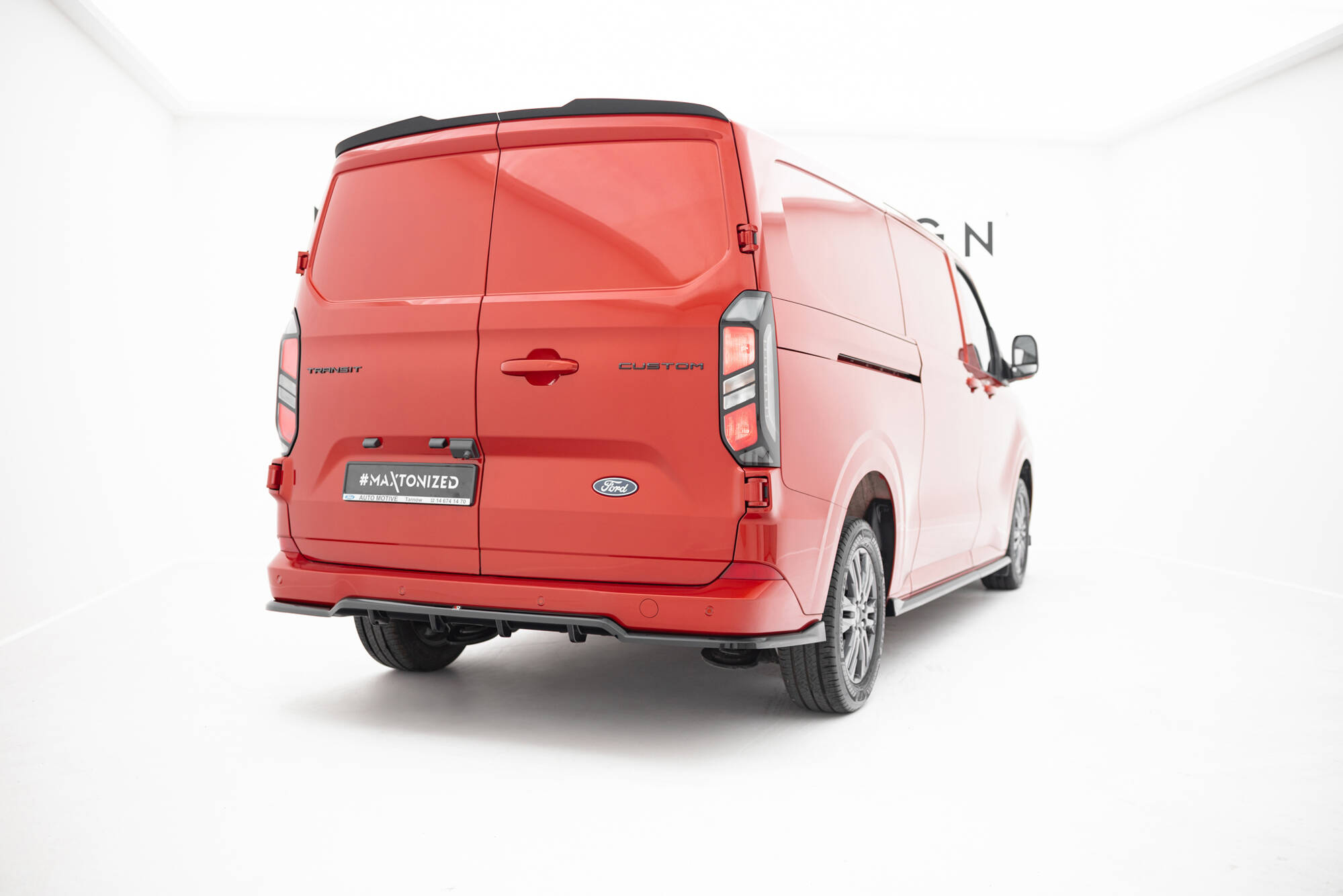 Street+ Mittlerer Diffusor RACE Heck Ansatz passend für Ford Transit Custom / Tourneo Custom Mk2 schwarz Hochglanz