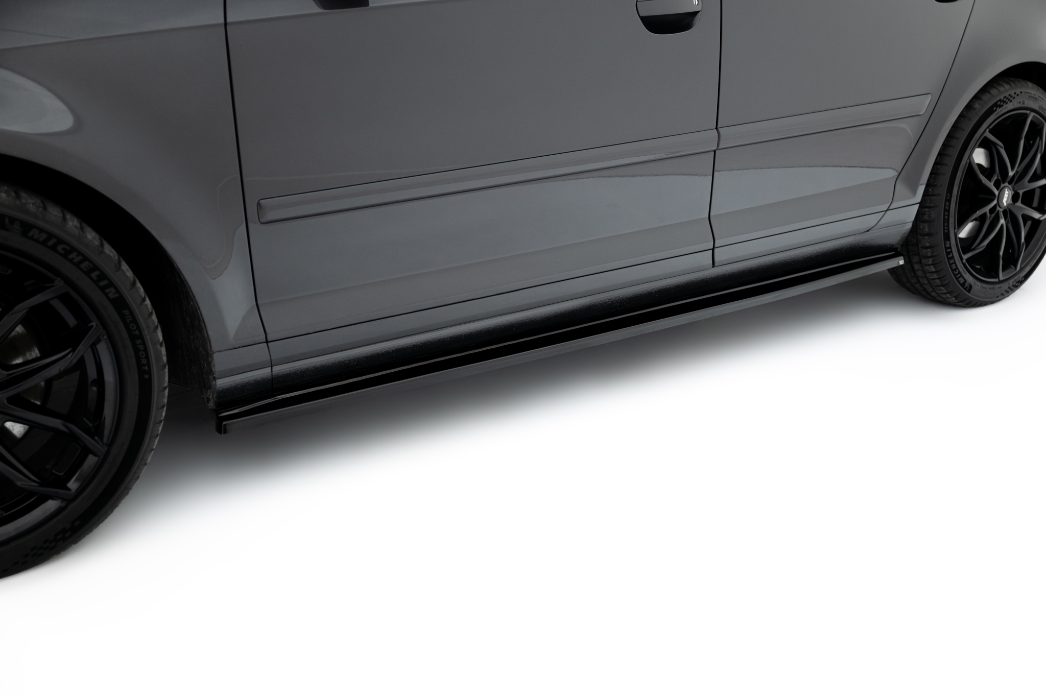 Seitenschweller Ansatz für Audi A3 Sportback 8P / 8P Facelift schwarz Hochglanz