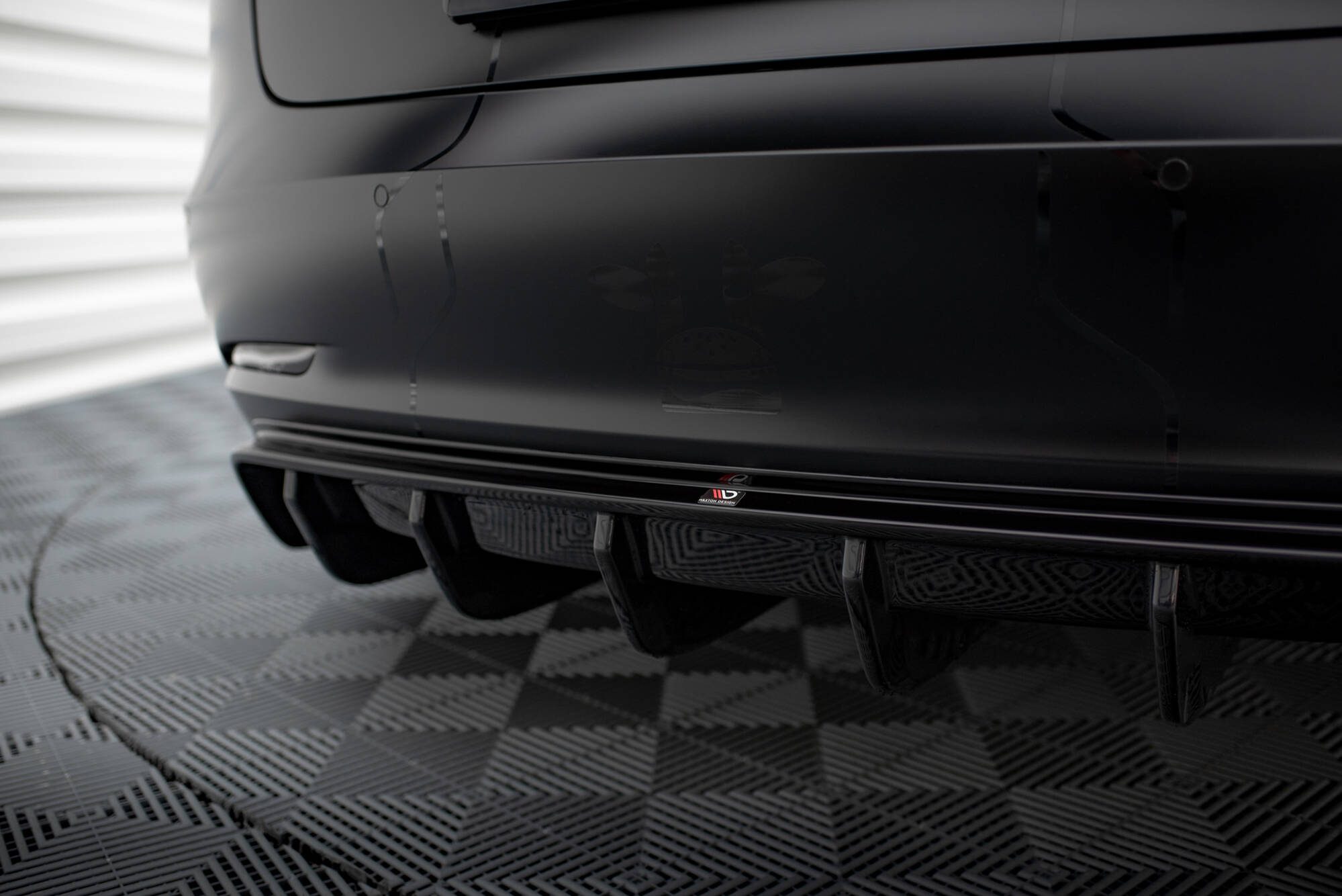 Heckansatz Diffusor V.2 passend für Tesla Model 3 schwarz Hochglanz
