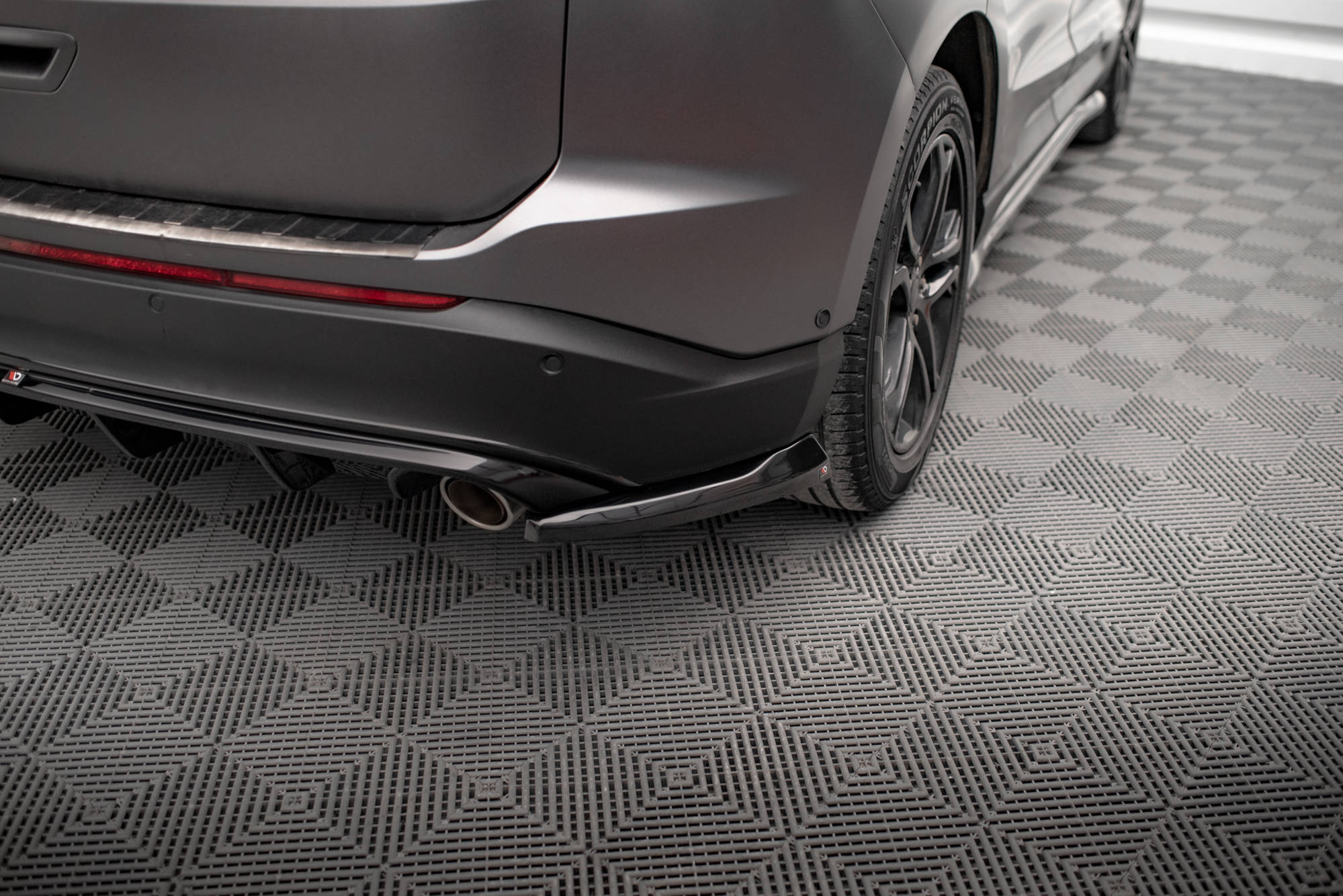 Street+ Heck Ansatz Flaps V.2 passend für Ford Edge Mk2 schwarz Hochglanz